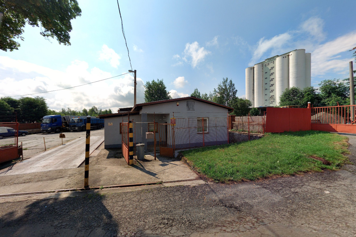 KAREL HOLOUBEK - Trade Group, a.s.