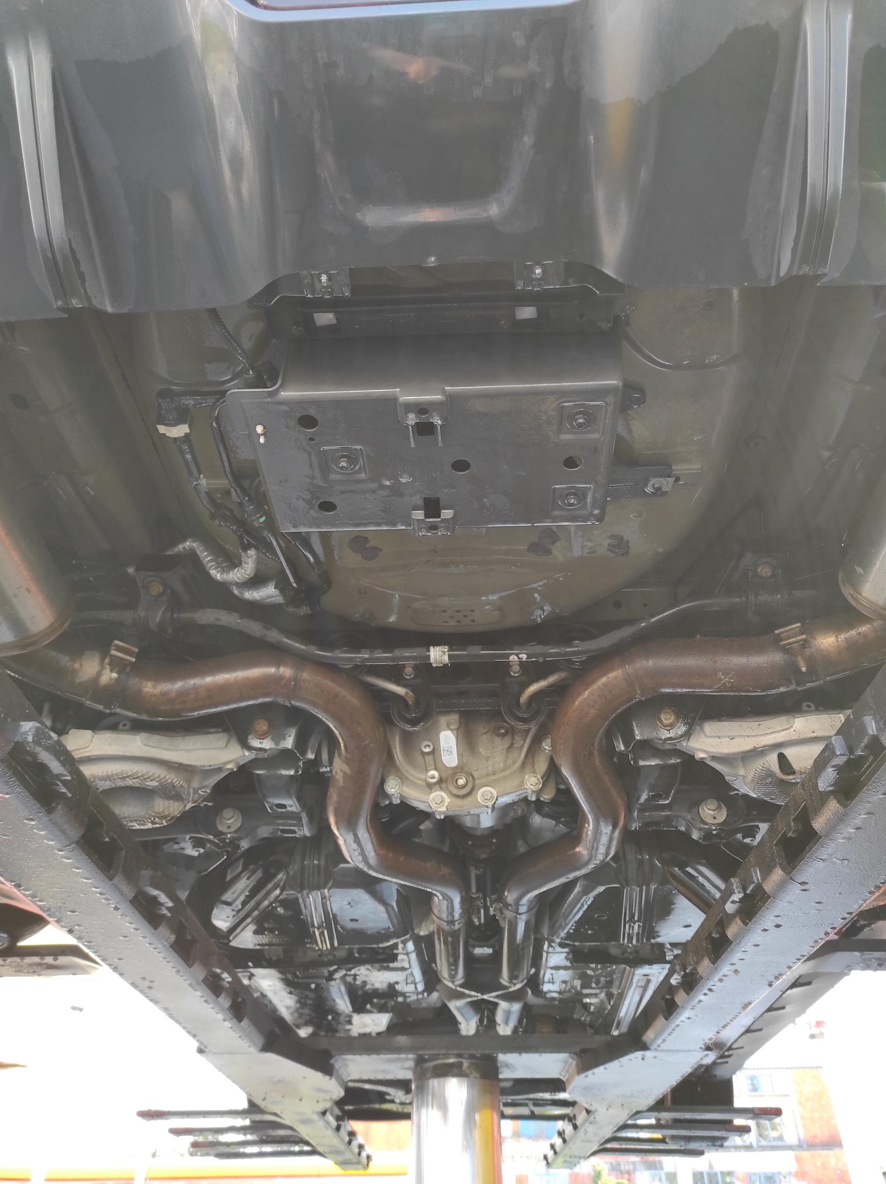 AUTOCENTRUM HARFA s.r.o. - automyčka foto 6