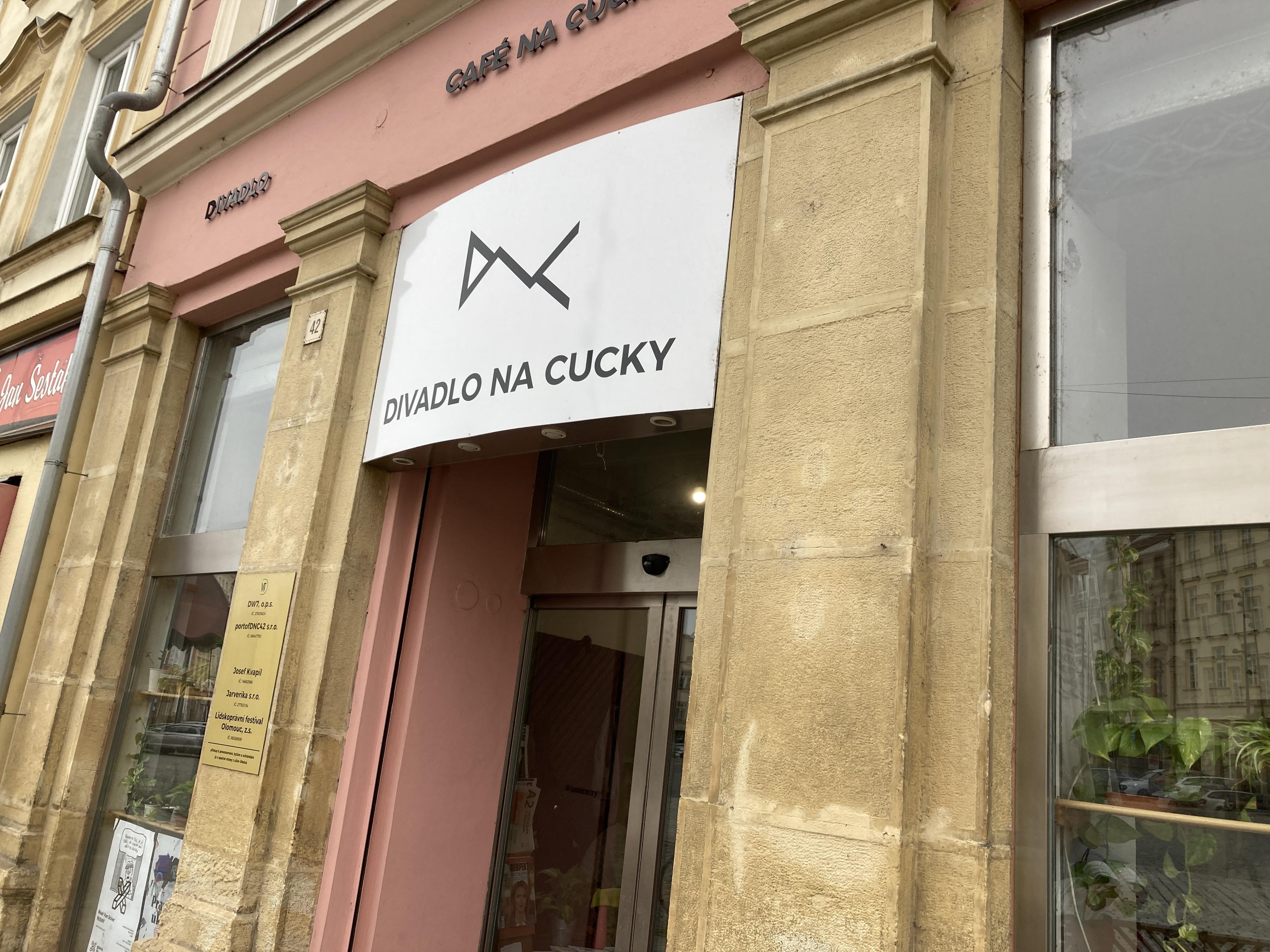 Divadlo na cucky foto 4