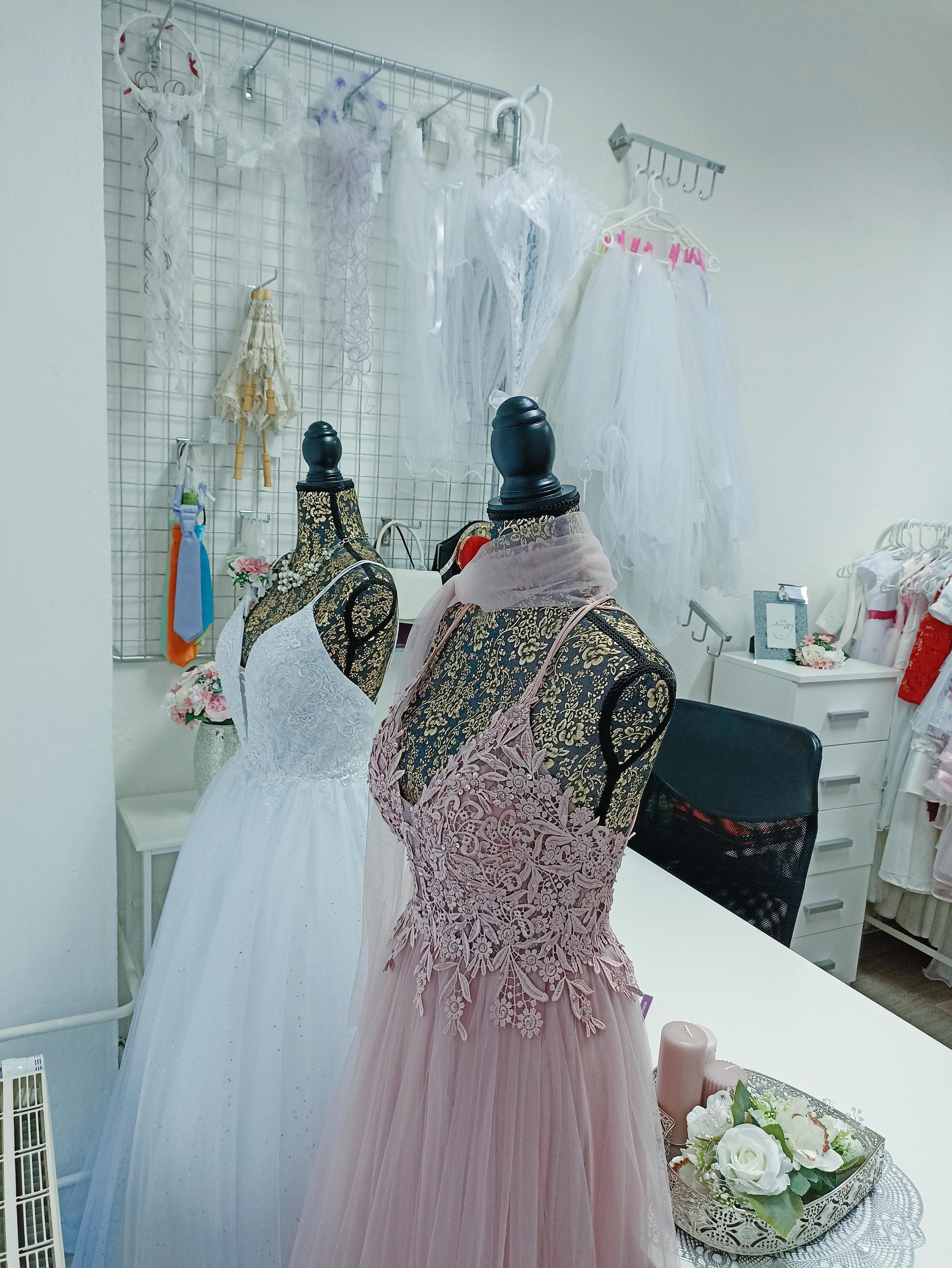 Půjčovna šatů Katrina foto 5