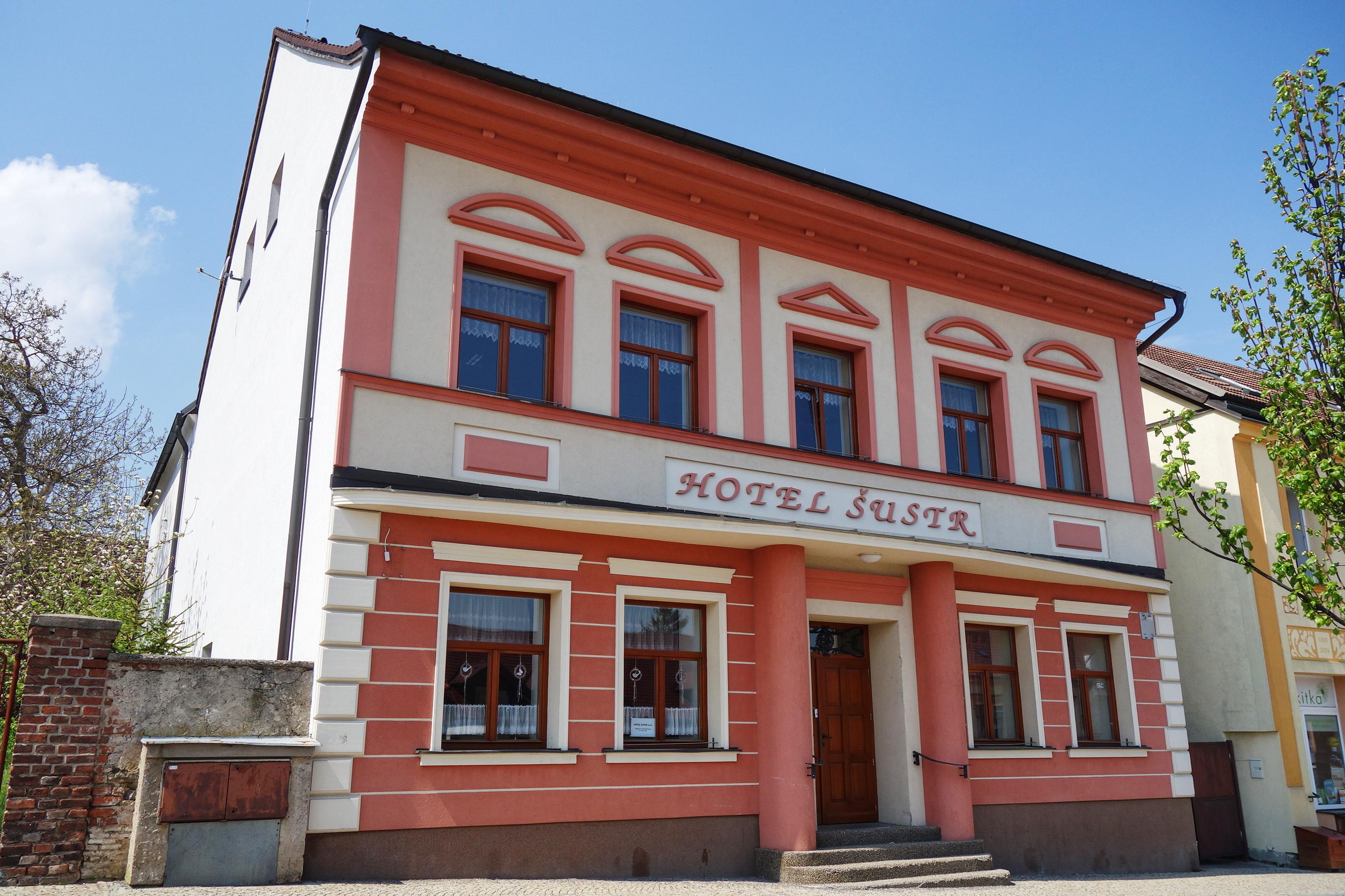 HOTEL ŠUSTR, s.r.o.