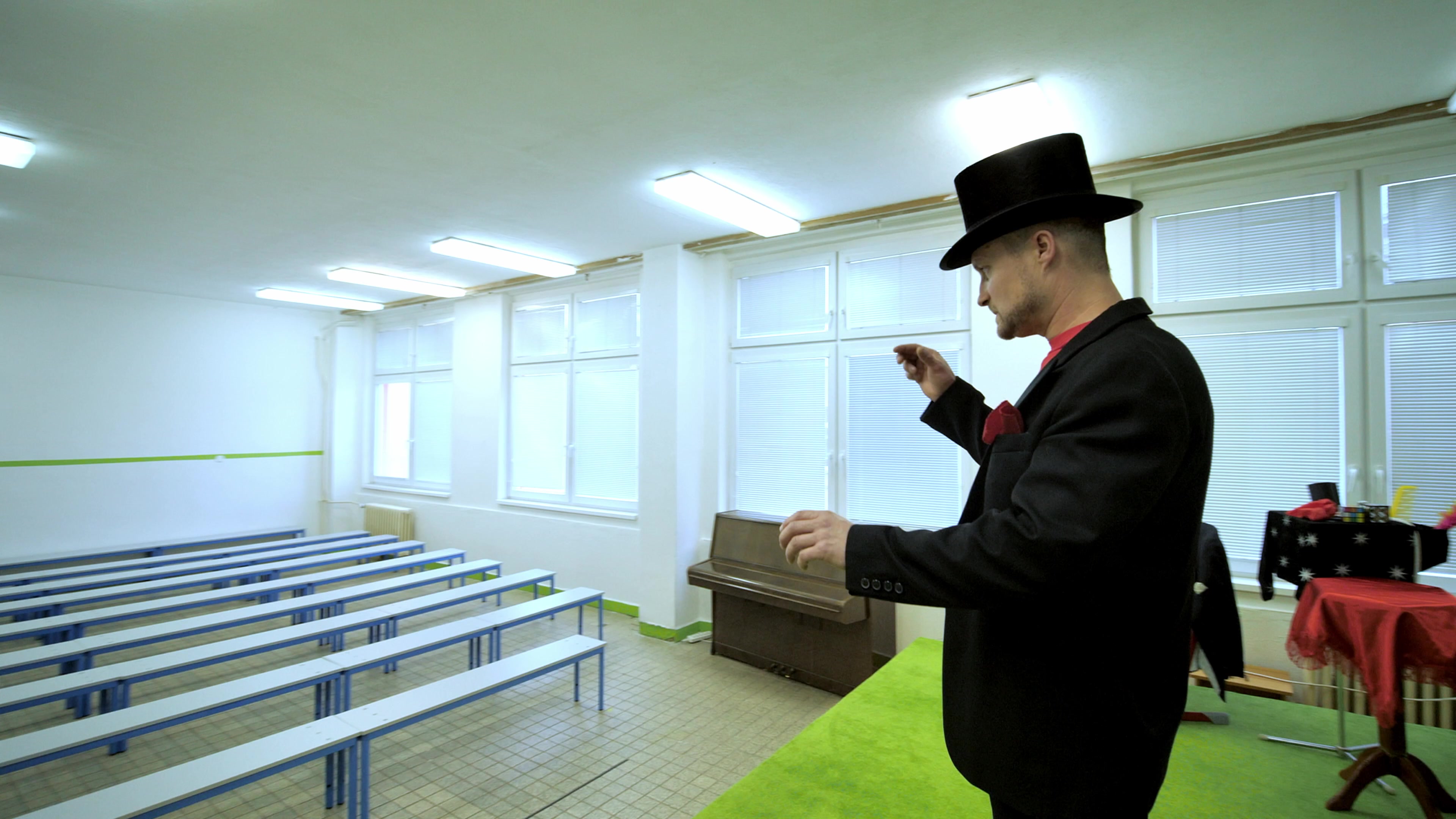 Kouzelník Čaroslav foto 2 (náhled videa)
