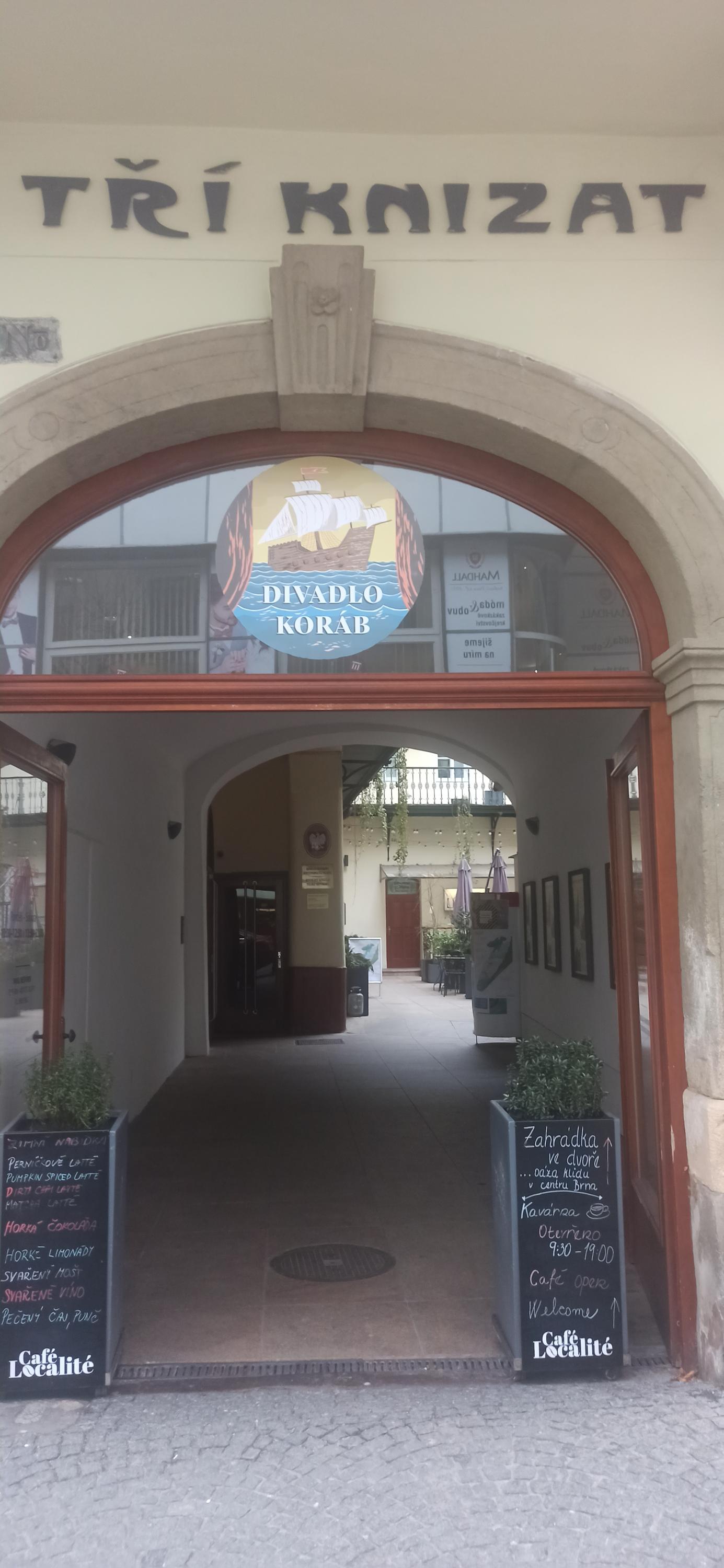 Divadlo Koráb foto 5