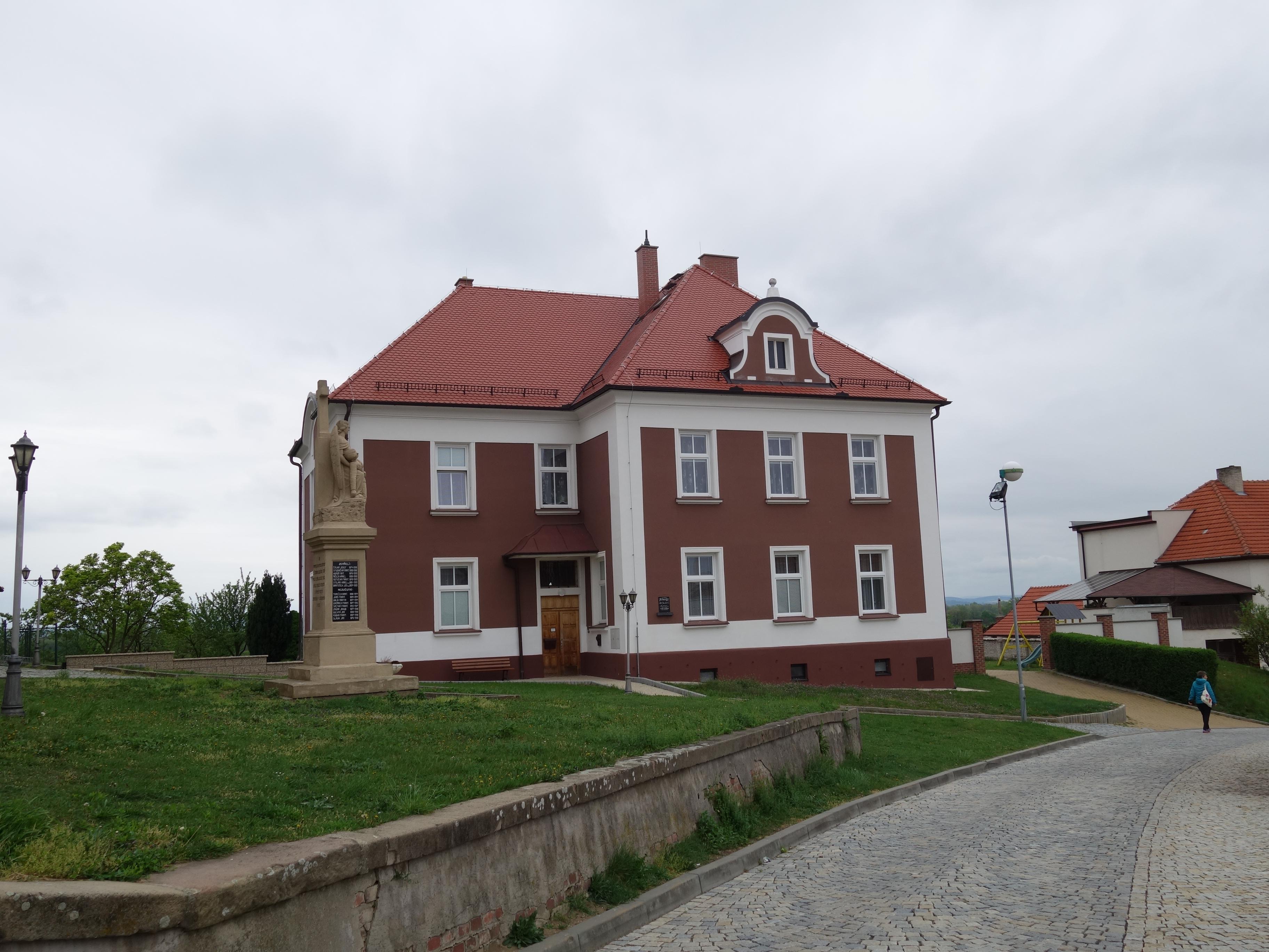 Římskokatolická farnost Vnorovy foto 2