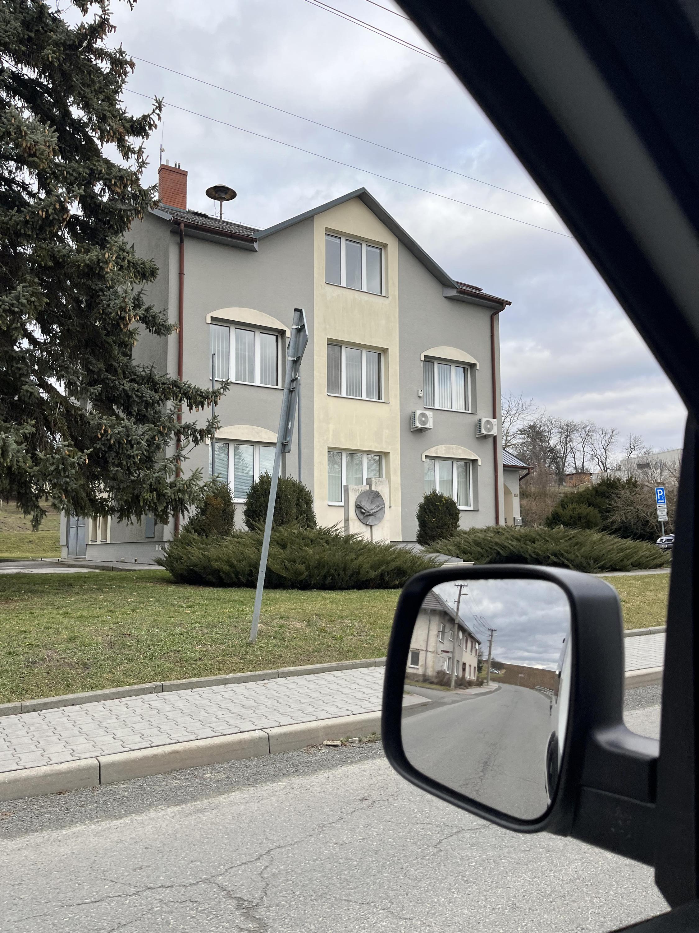 Dřínov - obecní úřad foto 3