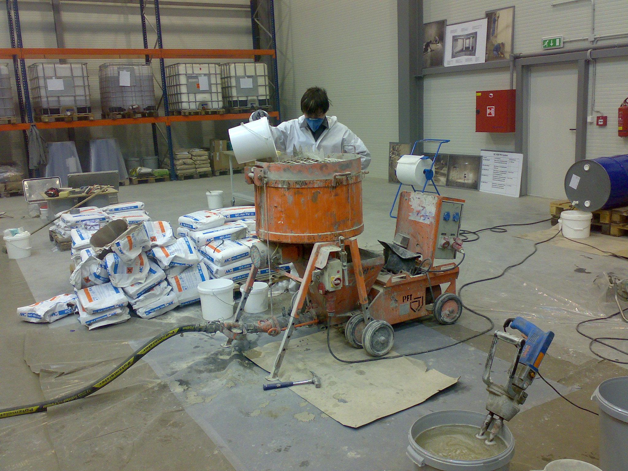 Firma Bareš - Prodej stavebních strojů foto 3