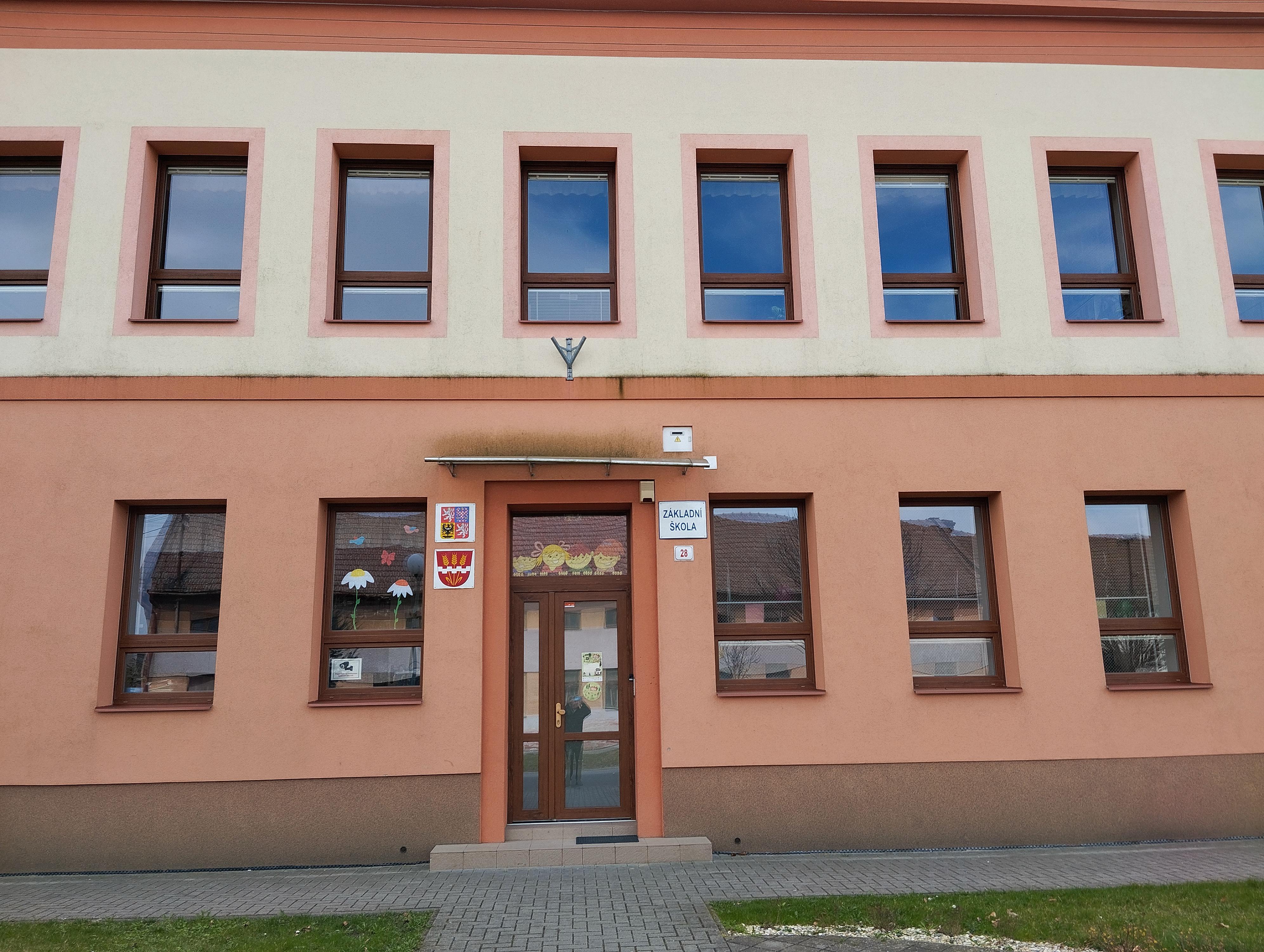 ZŠ Měrovice nad Hanou foto 2