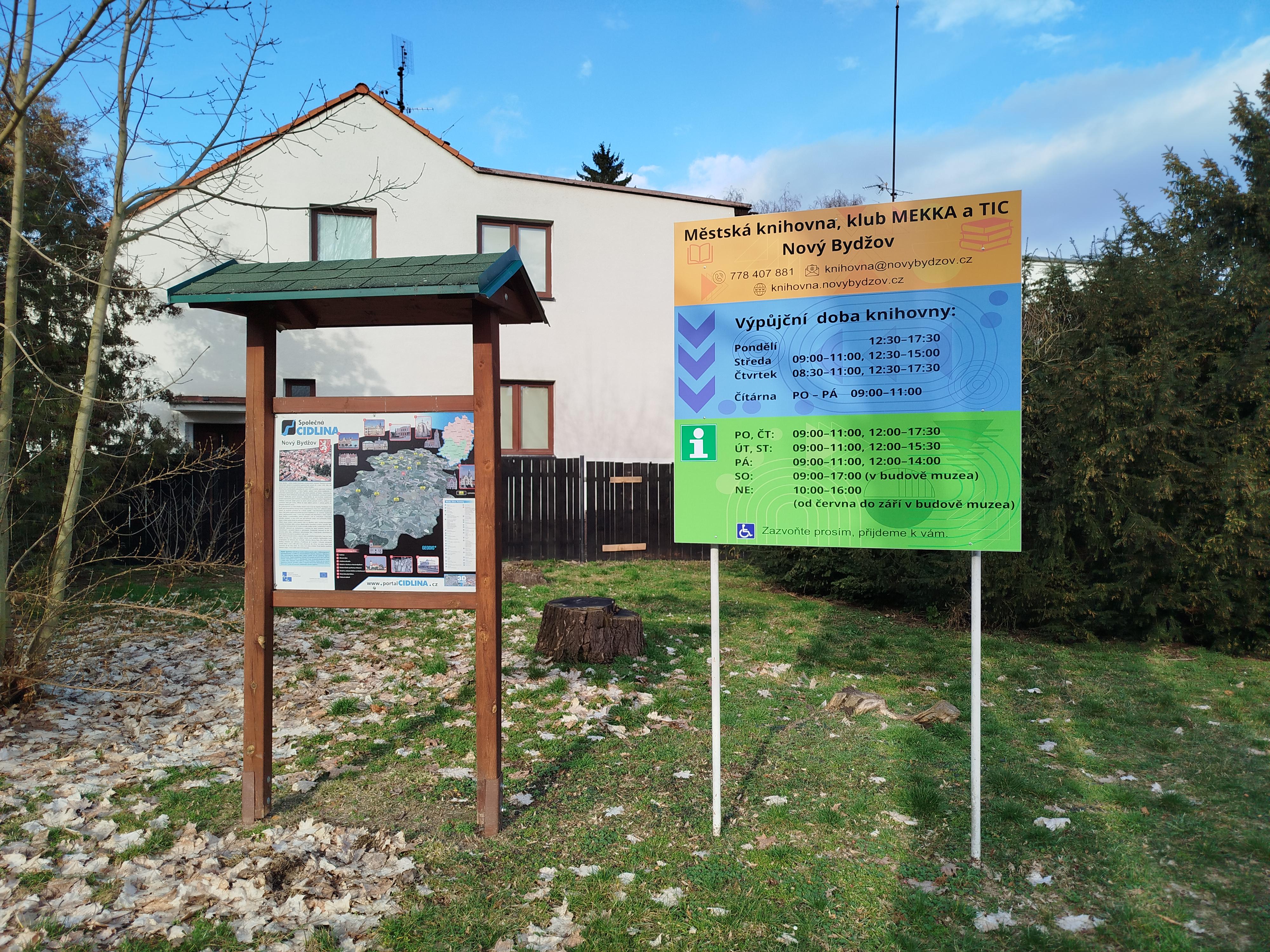 Městská knihovna Nový Bydžov foto 2