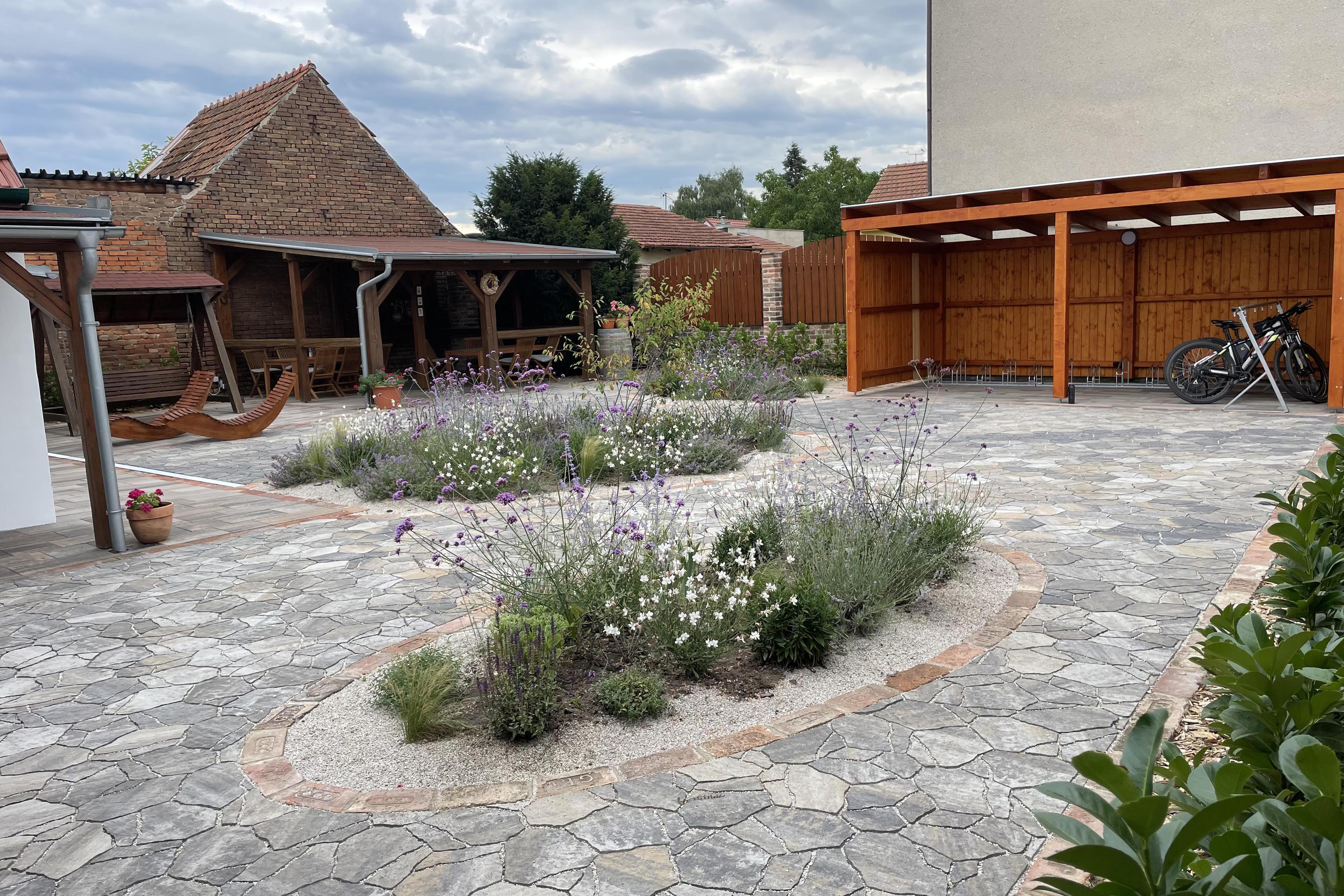 DELIKATES CATERING, s.r.o.