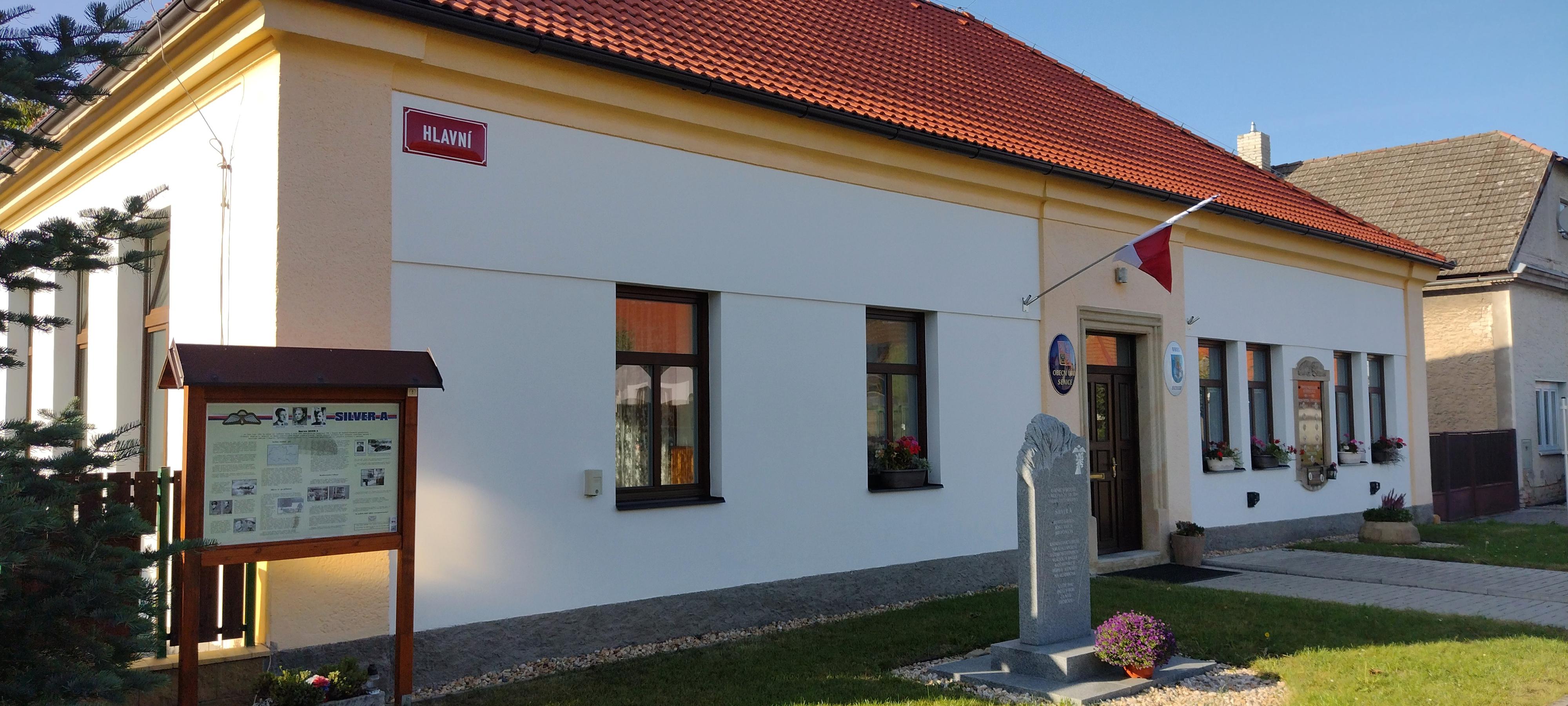Senice - obecní úřad foto 2