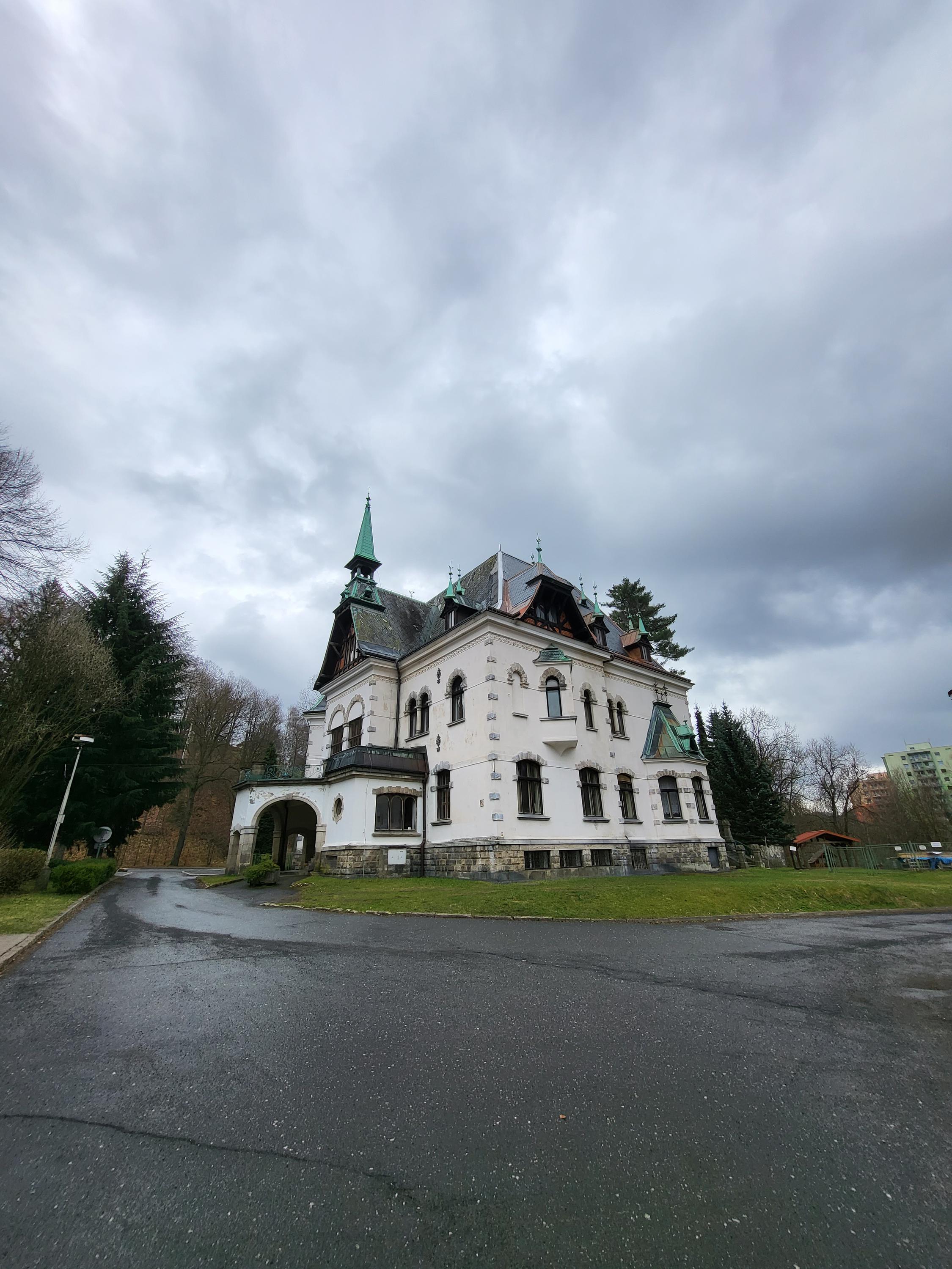 Městská knihovna v Desné foto 3