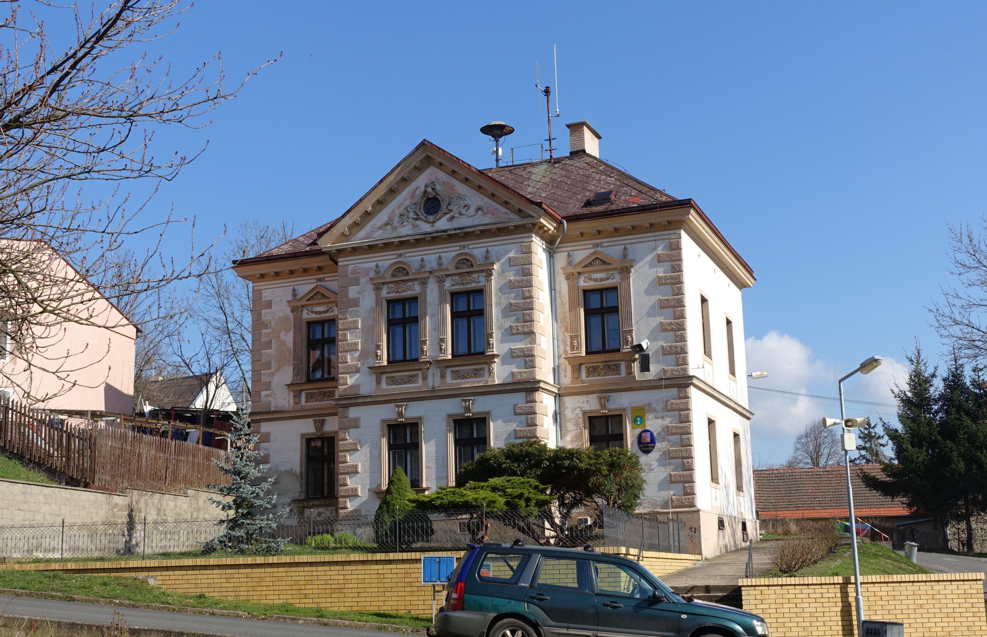 Třebušín - obecní úřad foto 5