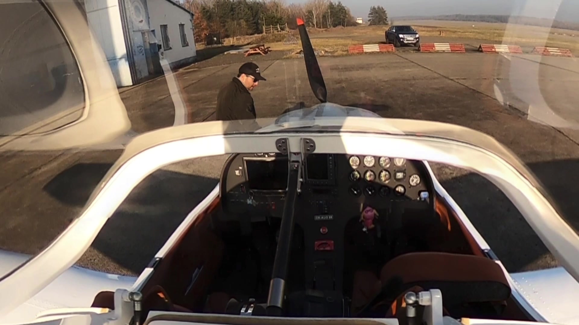 Pilotuj.com foto 2 (náhled videa)