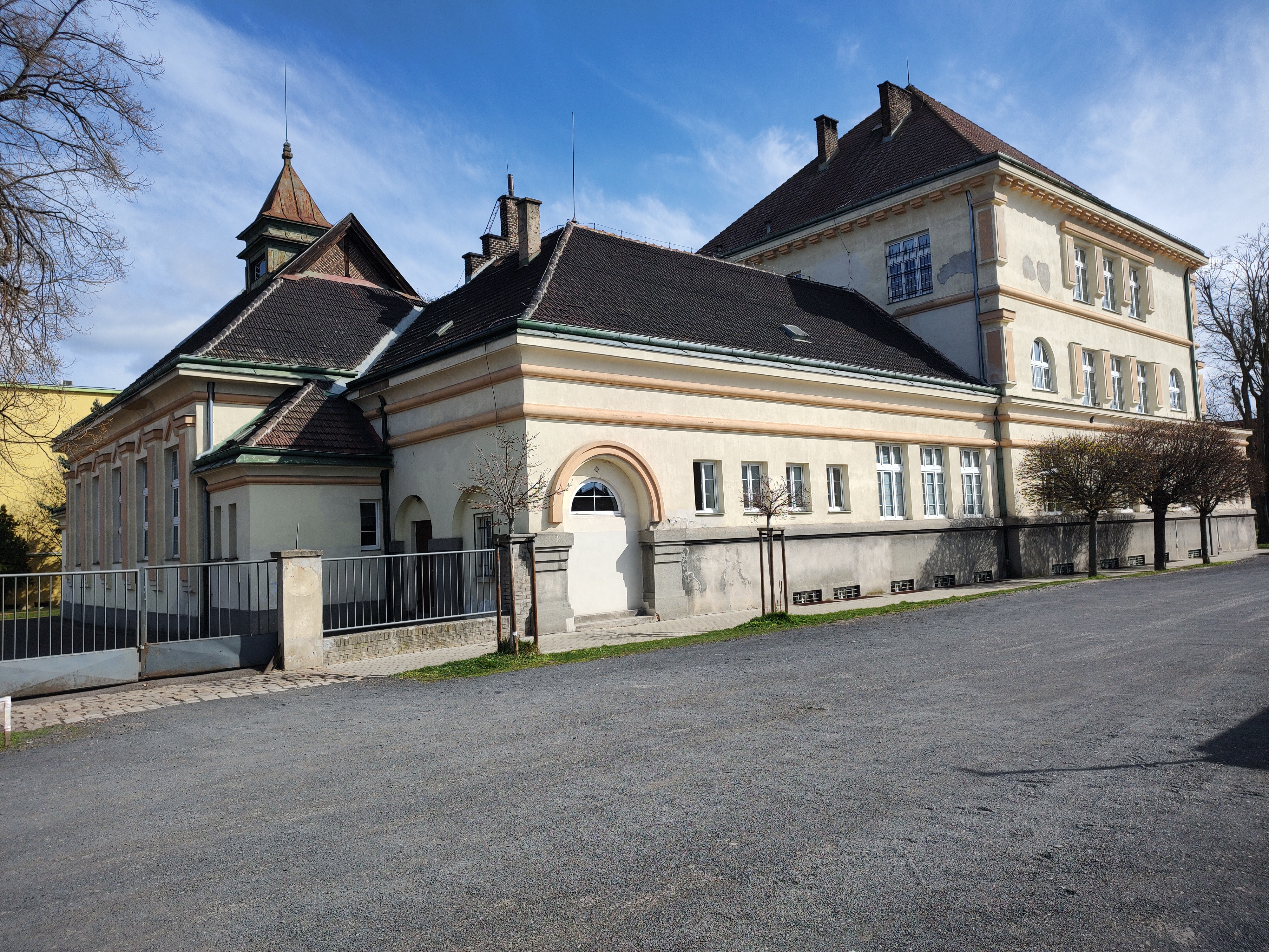 Gymnázium Lovosice, Sady pionýrů foto 5