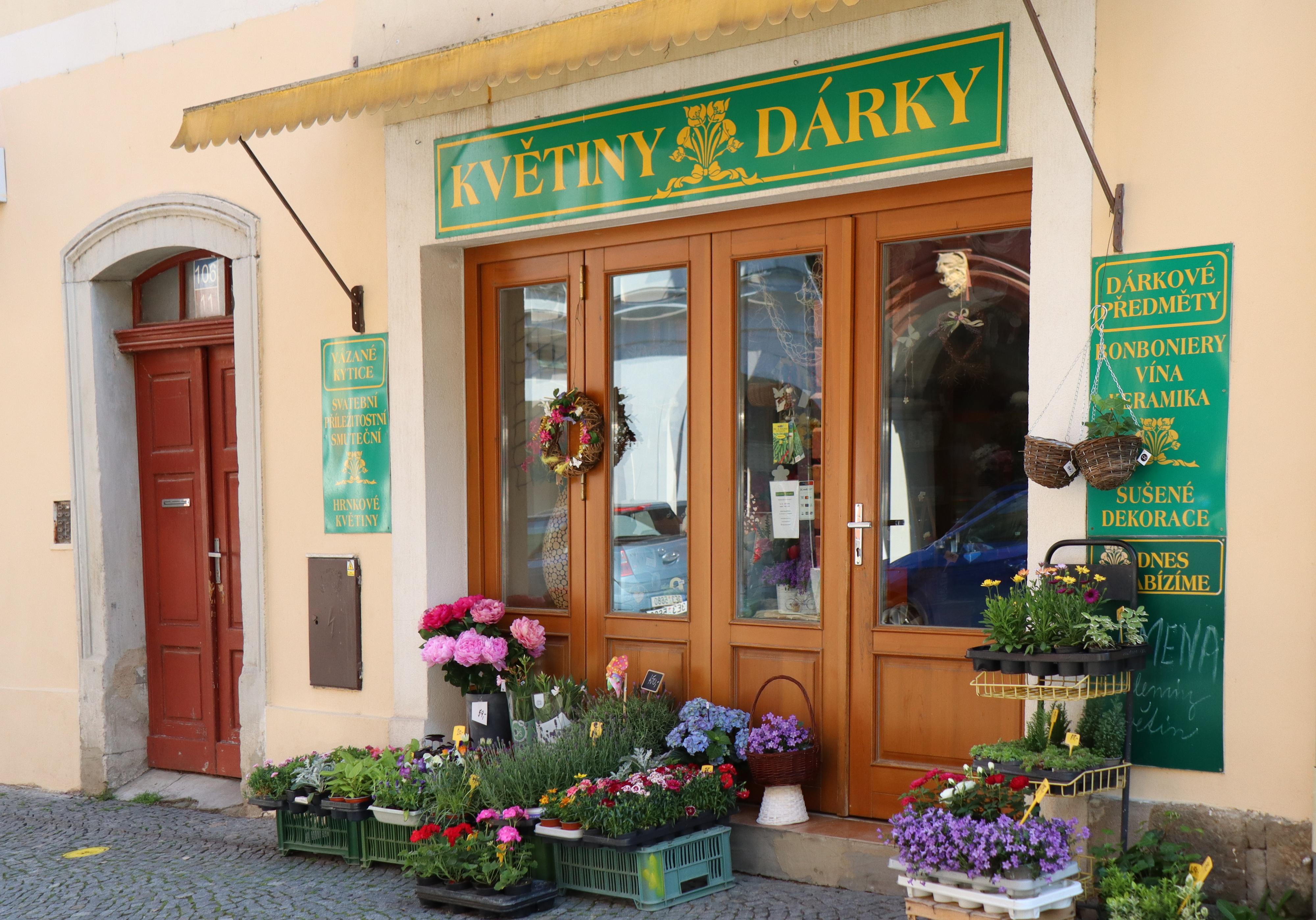 KVĚTINY A DÁRKY Ivana Chalupníková foto 2