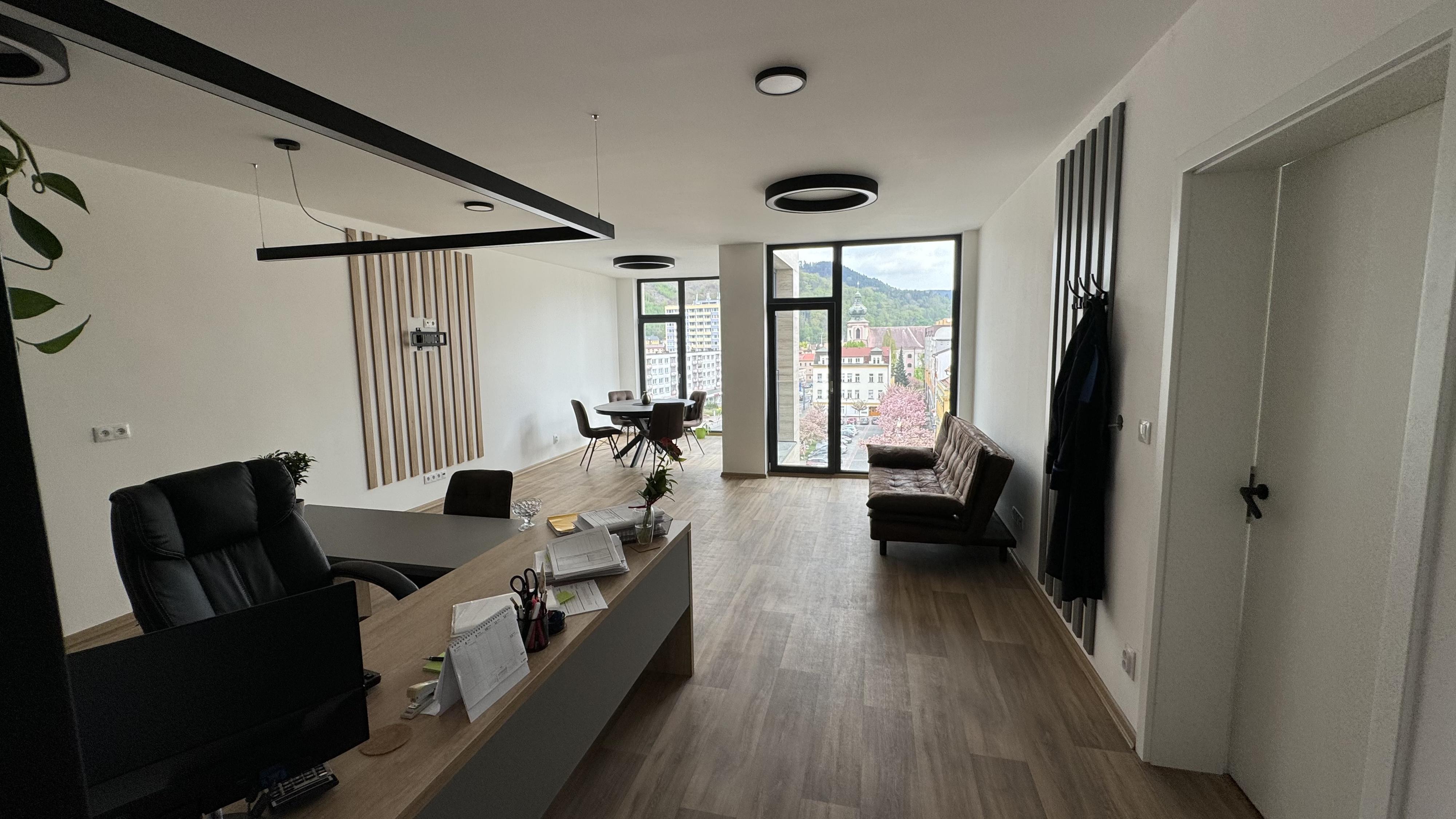 Mgr. Bc. Arnošt Špaček, advokát a soudní znalec foto 3