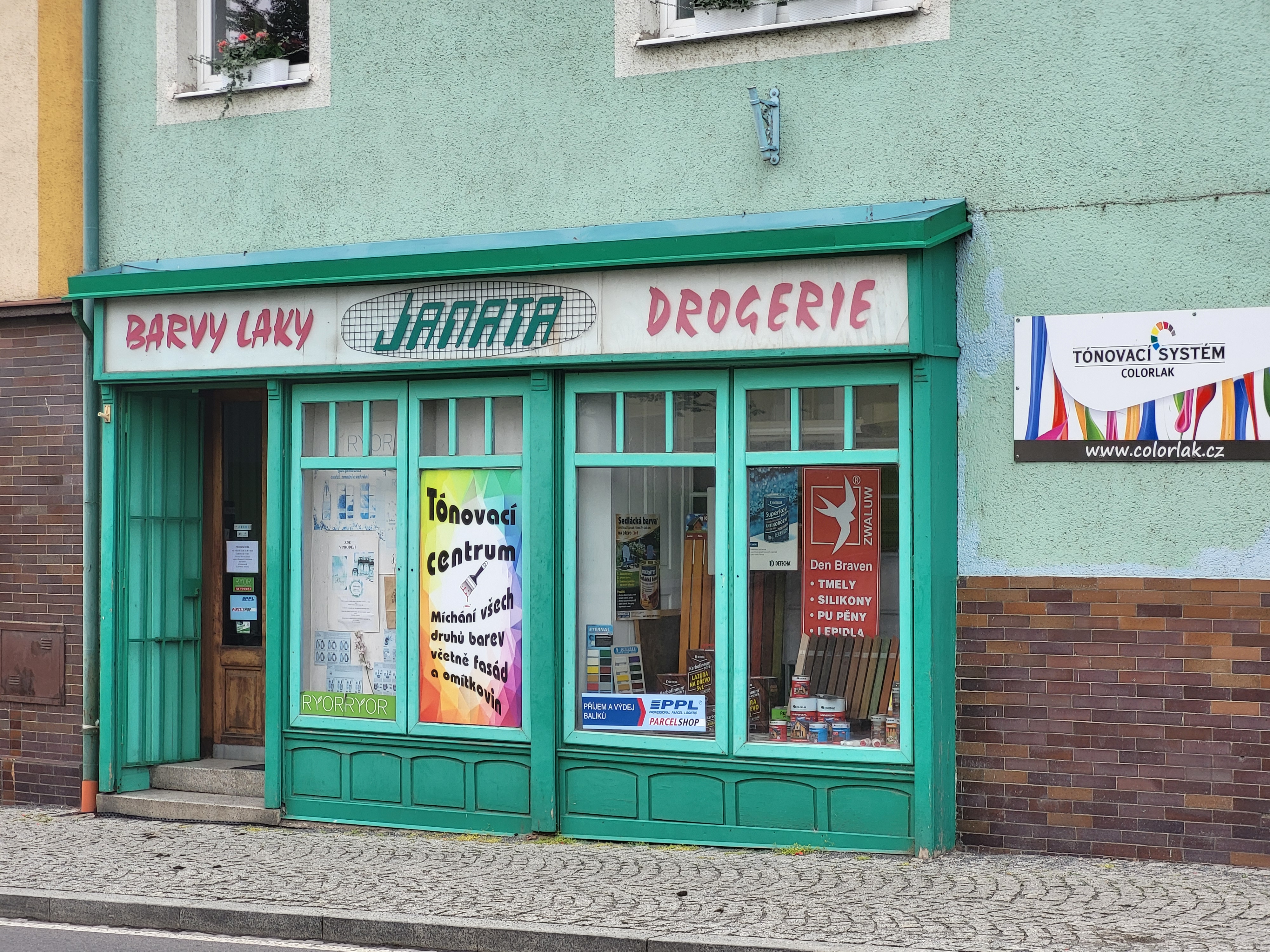 Drogerie-barvy-laky Petr Janata foto 2