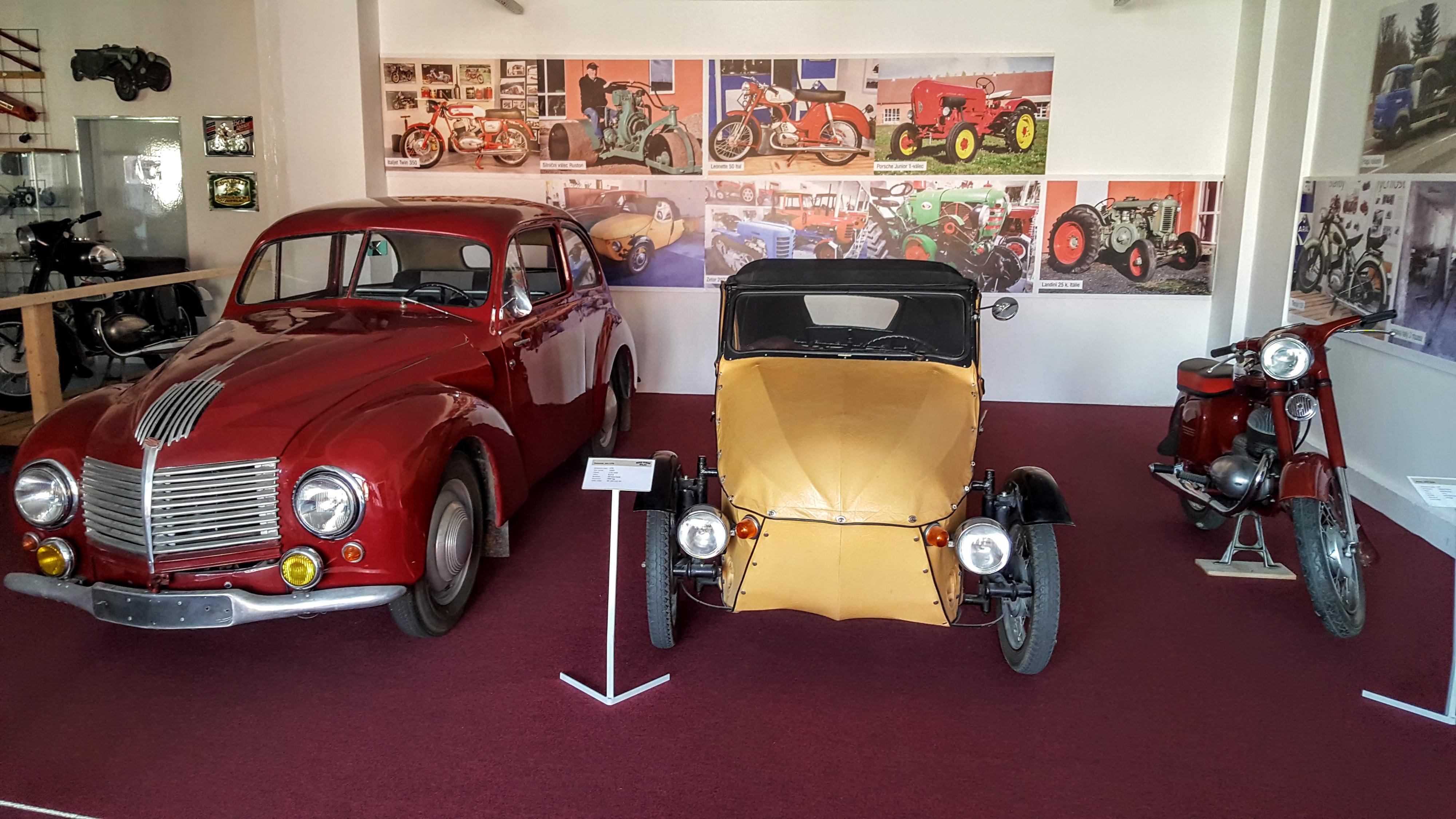 Veterán muzeum motocyklů a traktorů Radovesnice II foto 6