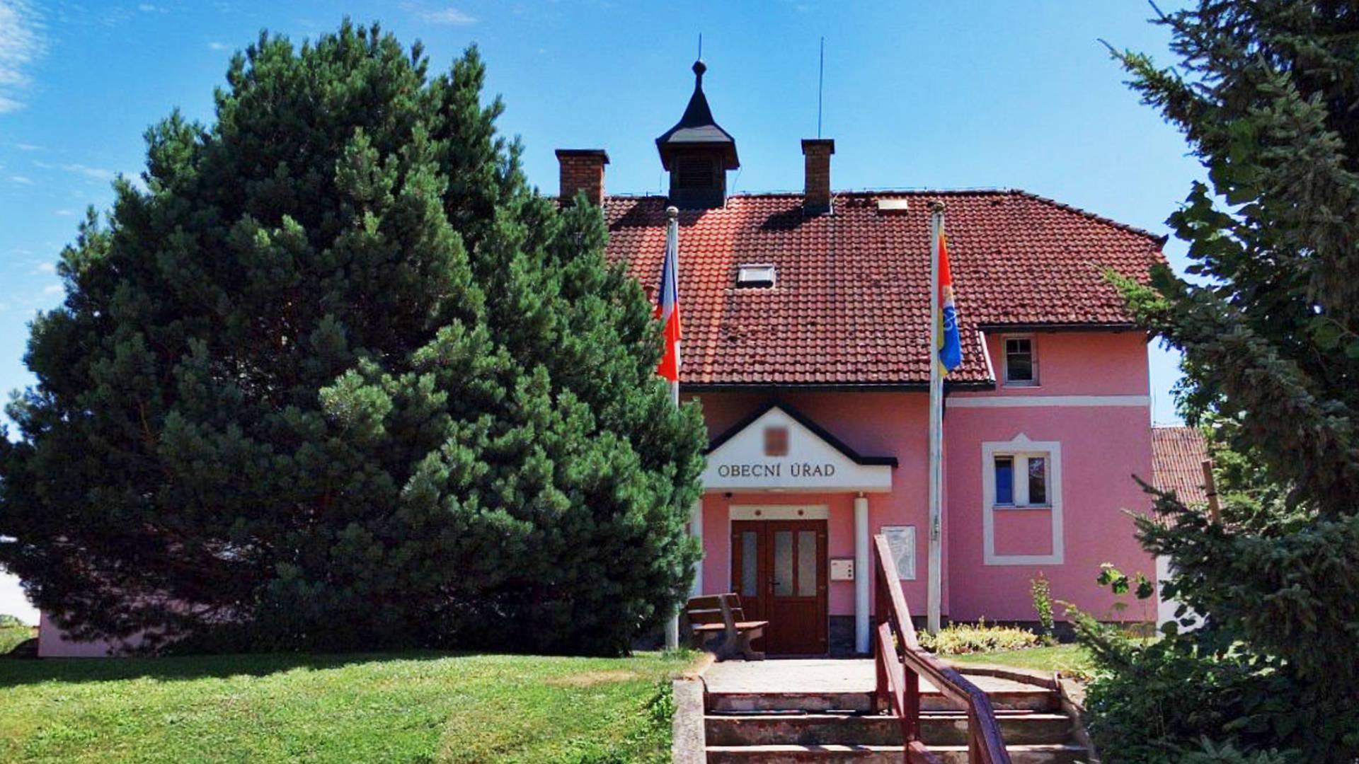Častrov - obecní úřad foto 3