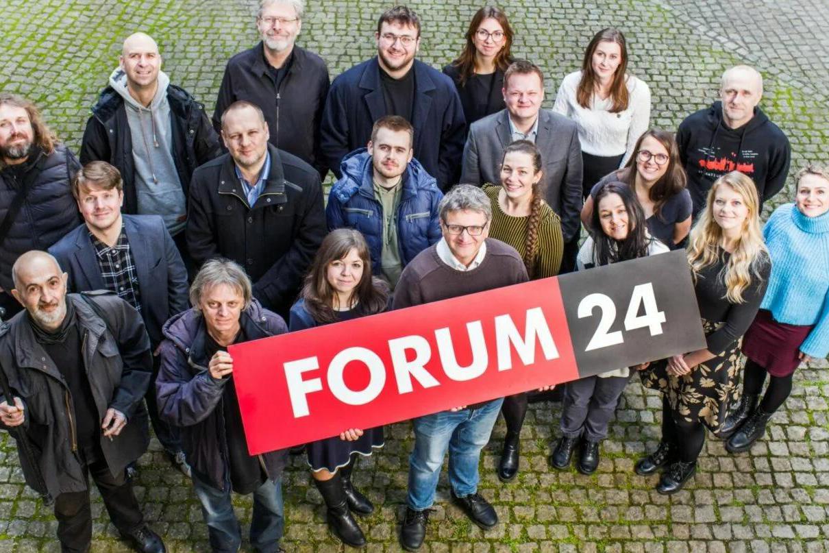 FORUM 24