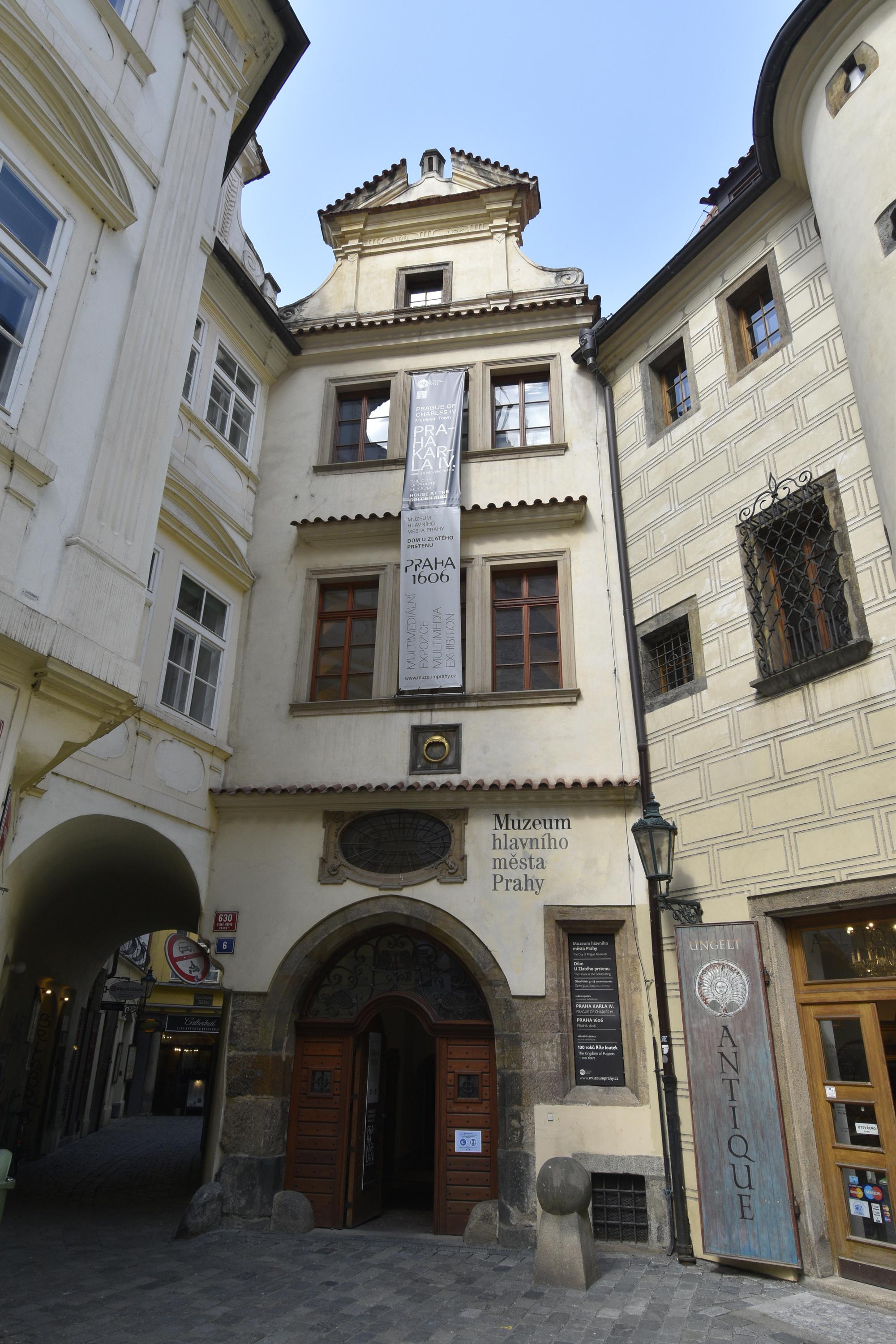 Dům U Zlatého prstenu - Muzeum Prahy