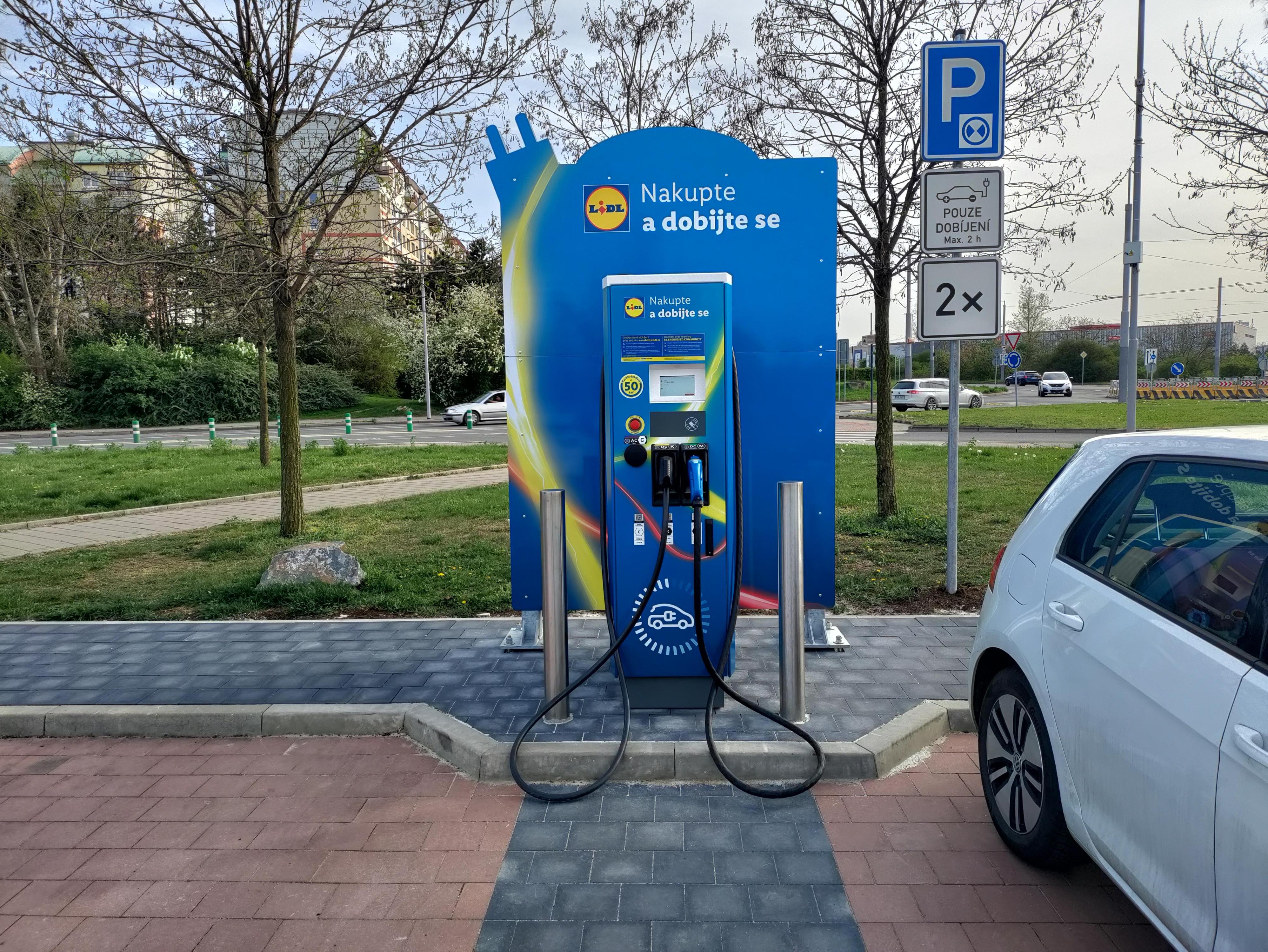 Nabíjecí stanice Lidl