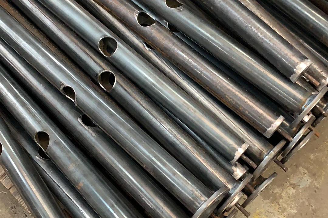 Pálení trubek na rotační ose