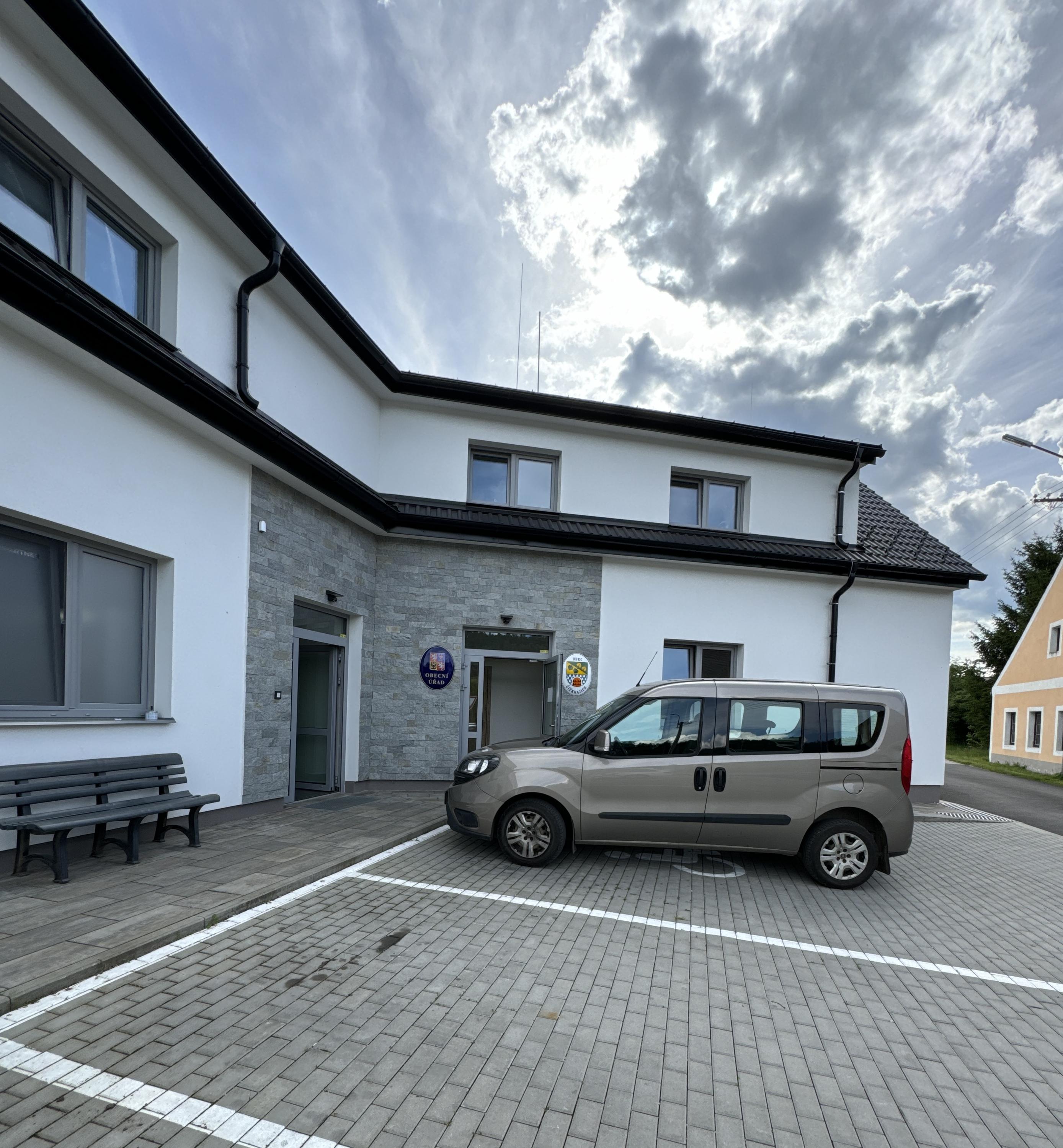 Čížkrajice - obecní úřad foto 2
