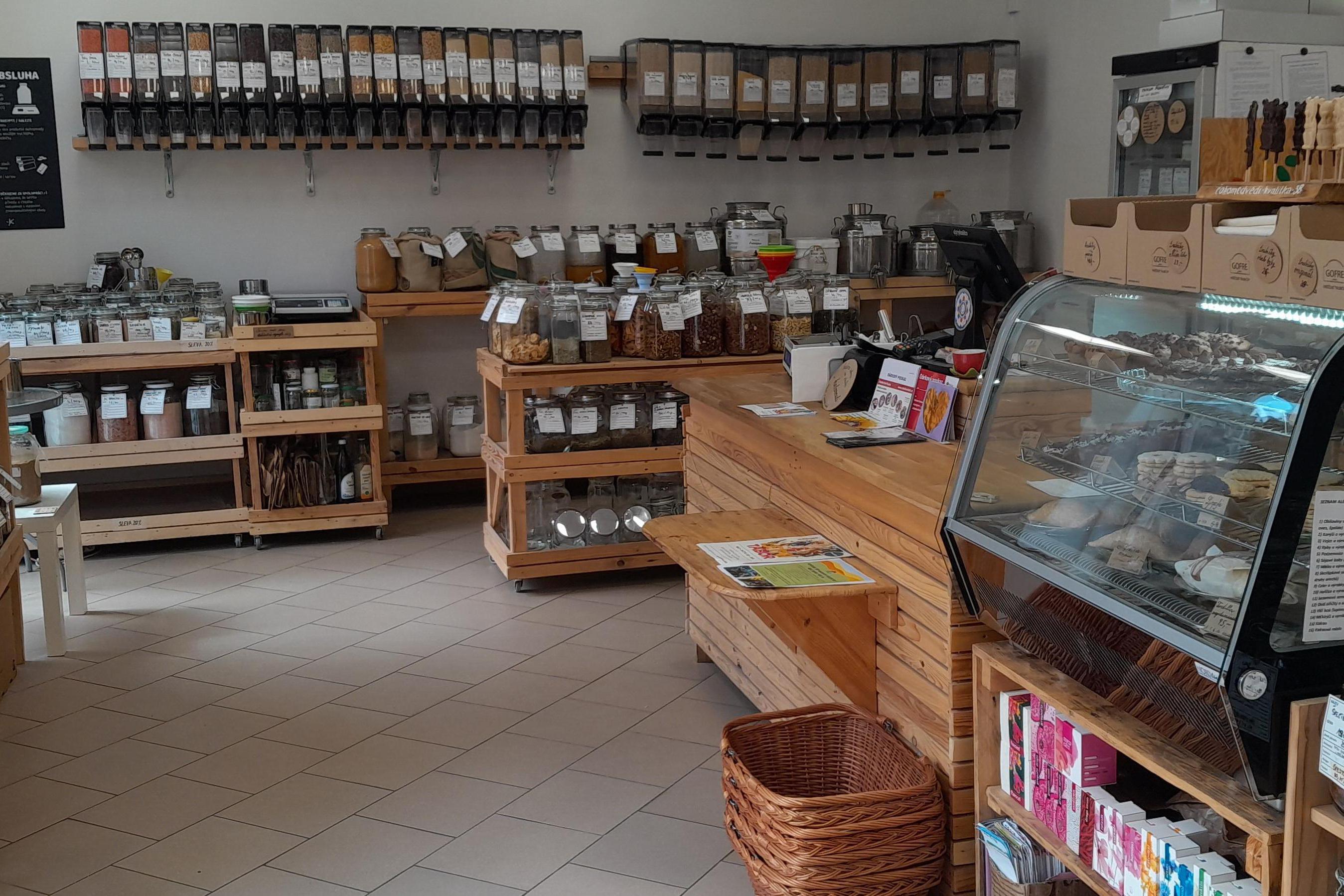 Cesta bez obalu s kavárnou a čajovnou Slunečnice foto 1