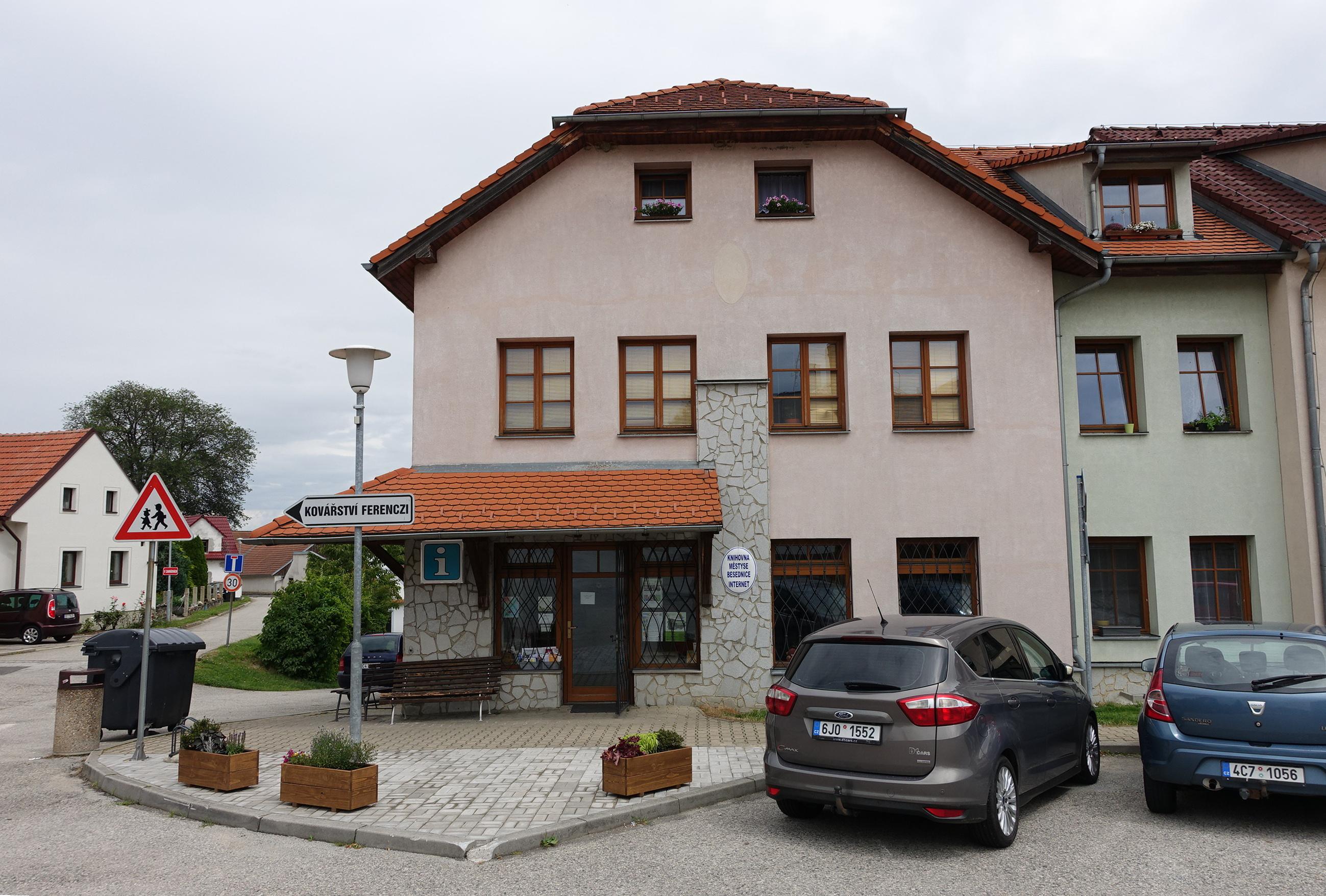 Knihovna městyse Besednice foto 2