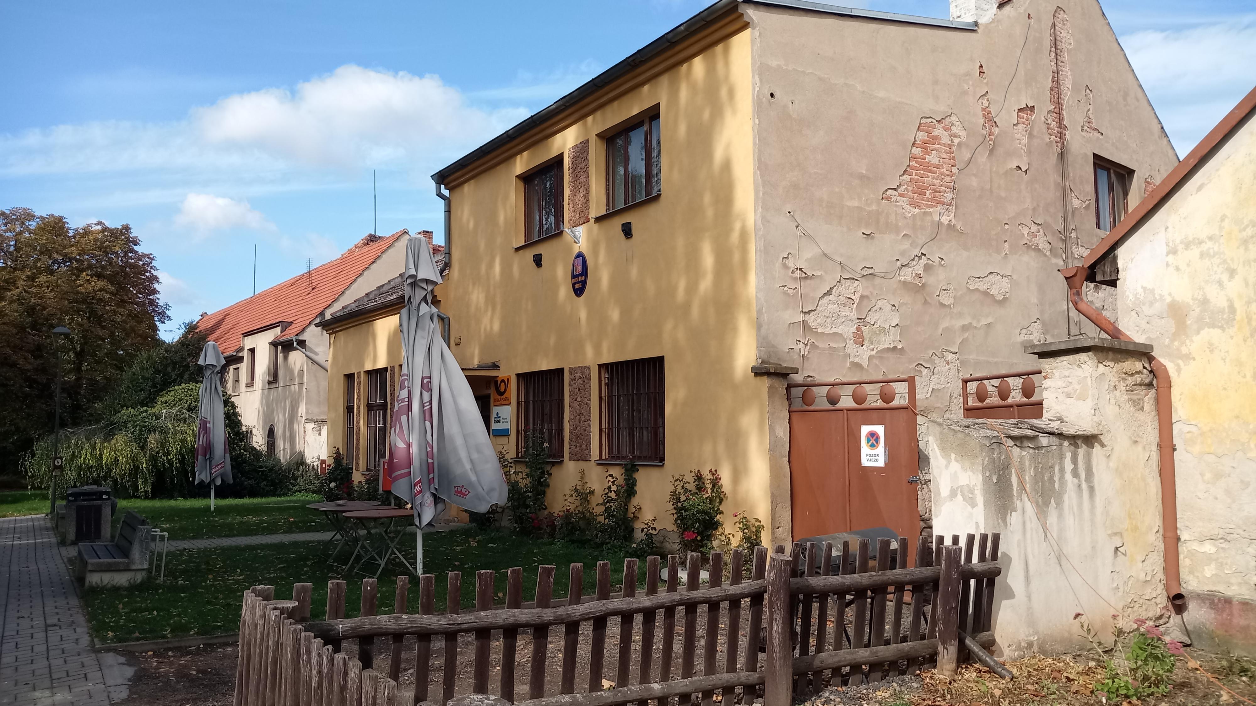 Třebíz - obecní úřad foto 4