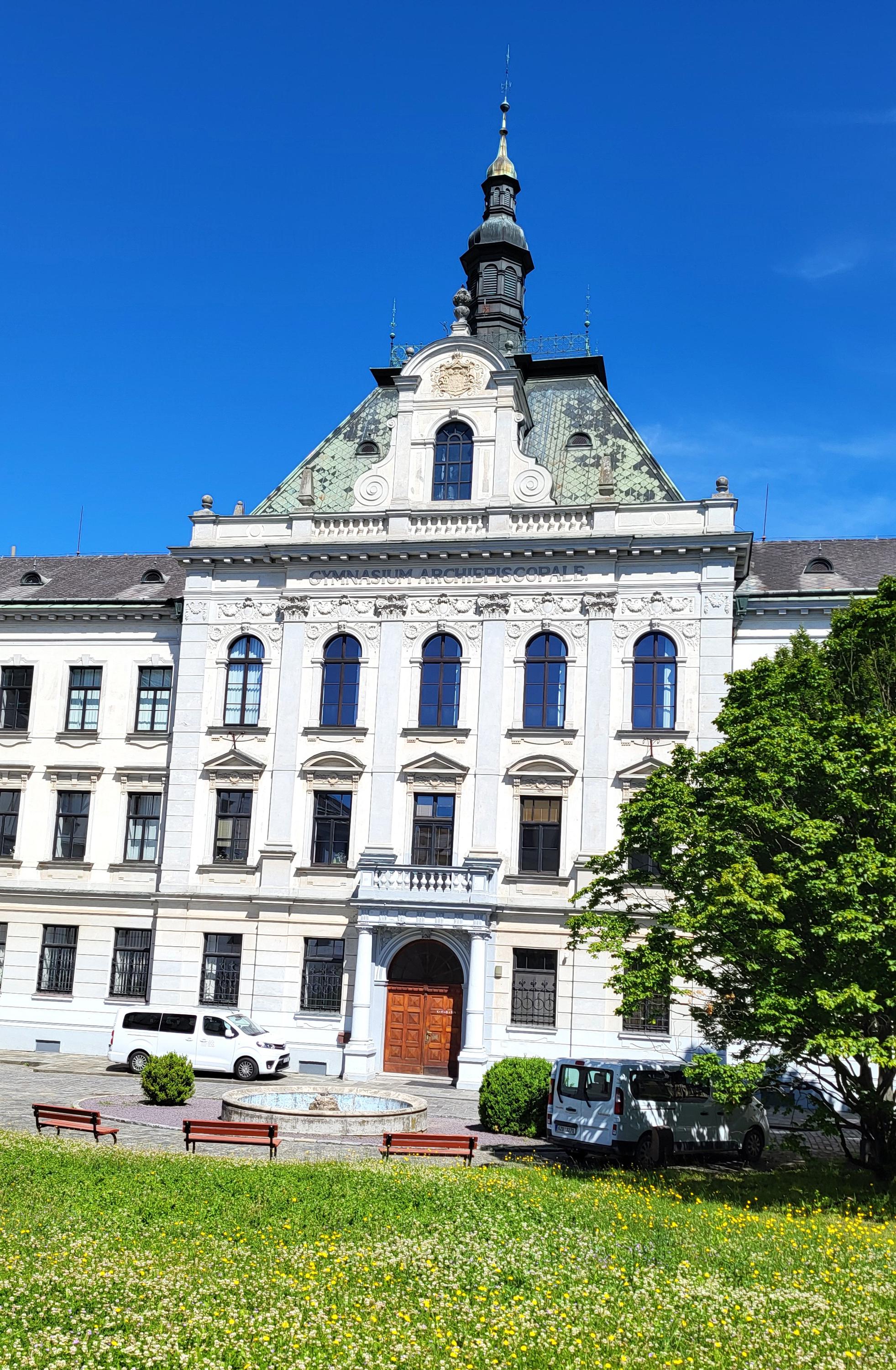 Arcibiskupské gymnázium v Kroměříži foto 3