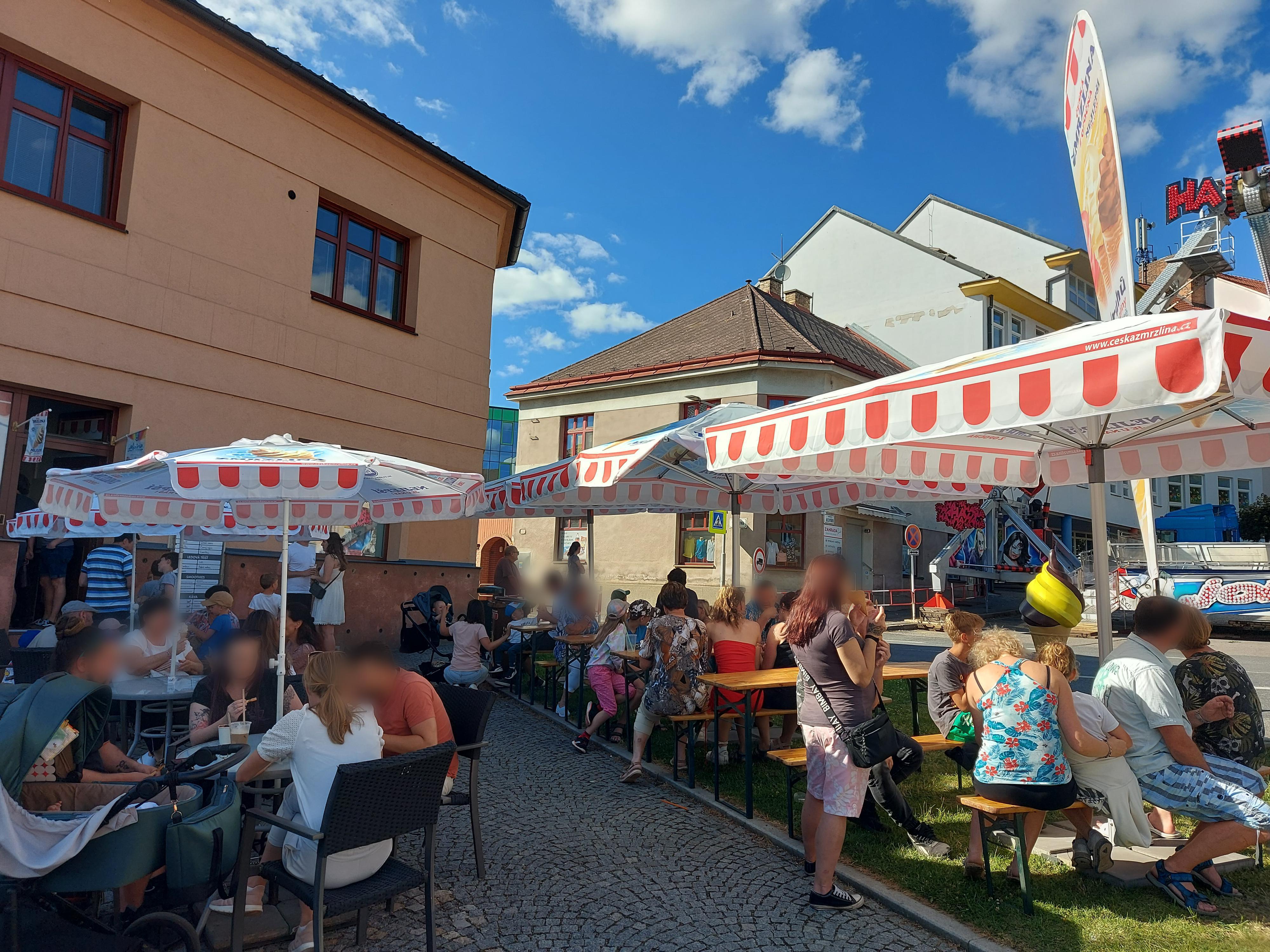 Cukrárna na náměstí foto 3