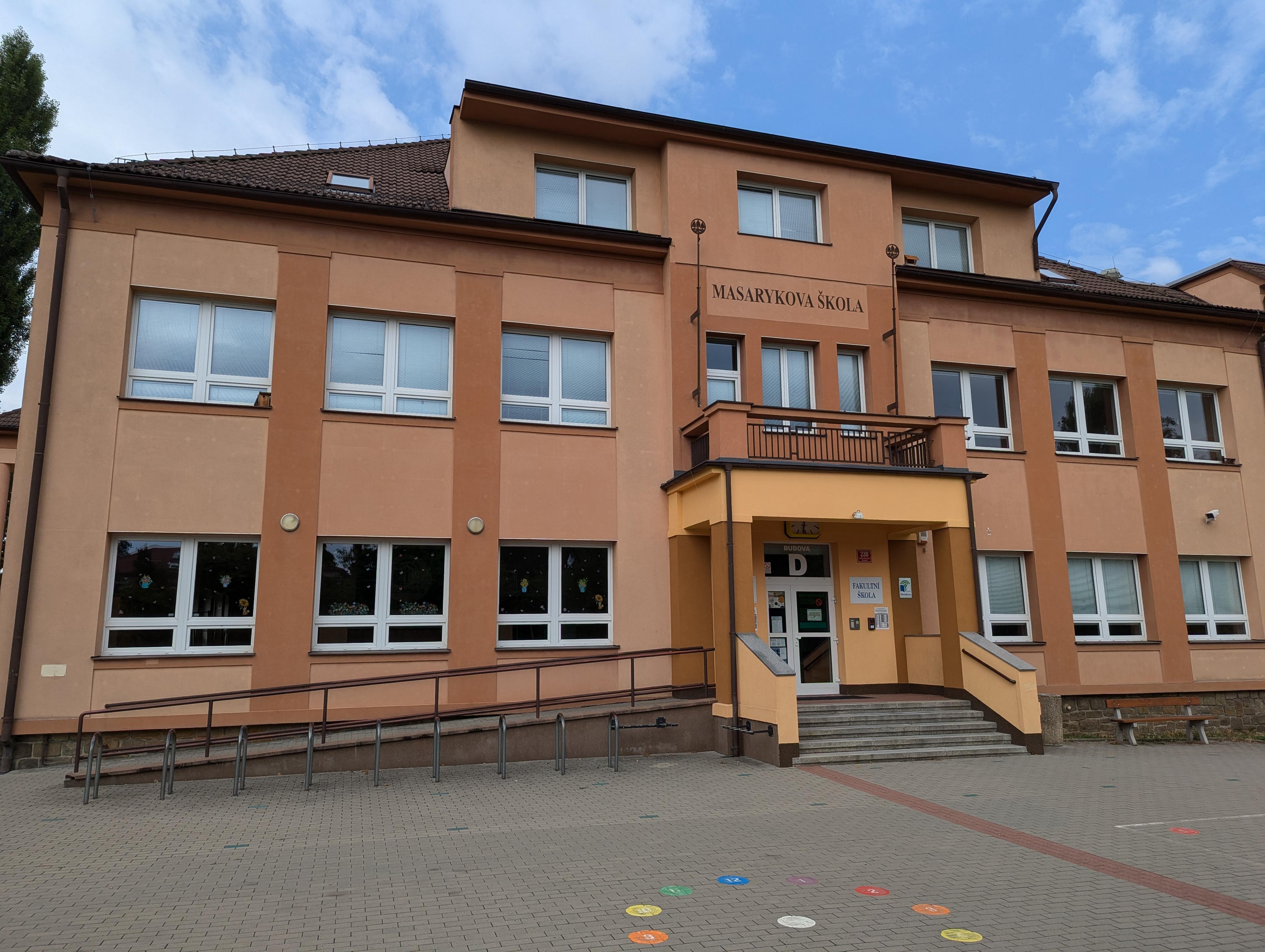 Masarykova základní škola, Praha 9 - Újezd nad Lesy