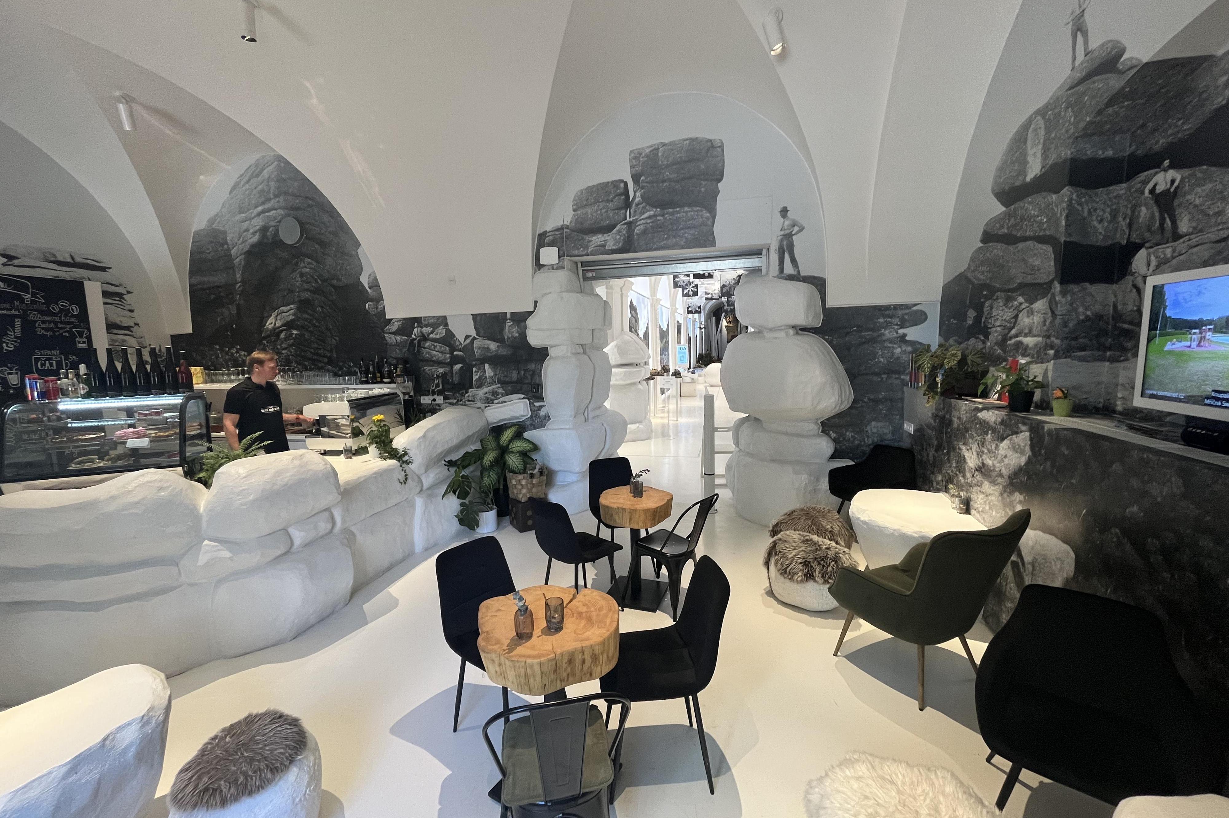 Café Black and Wine