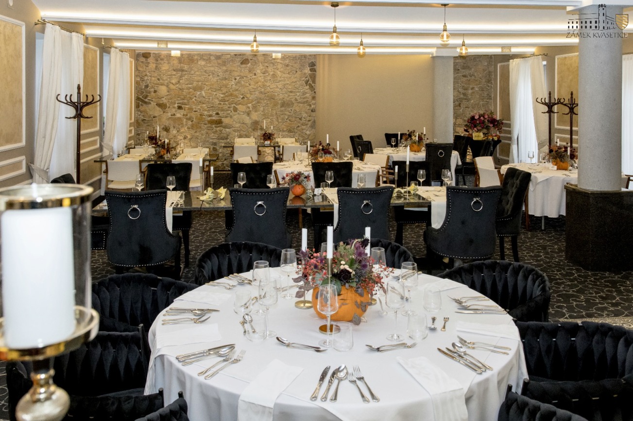 Zámek Kvasetice foto 3