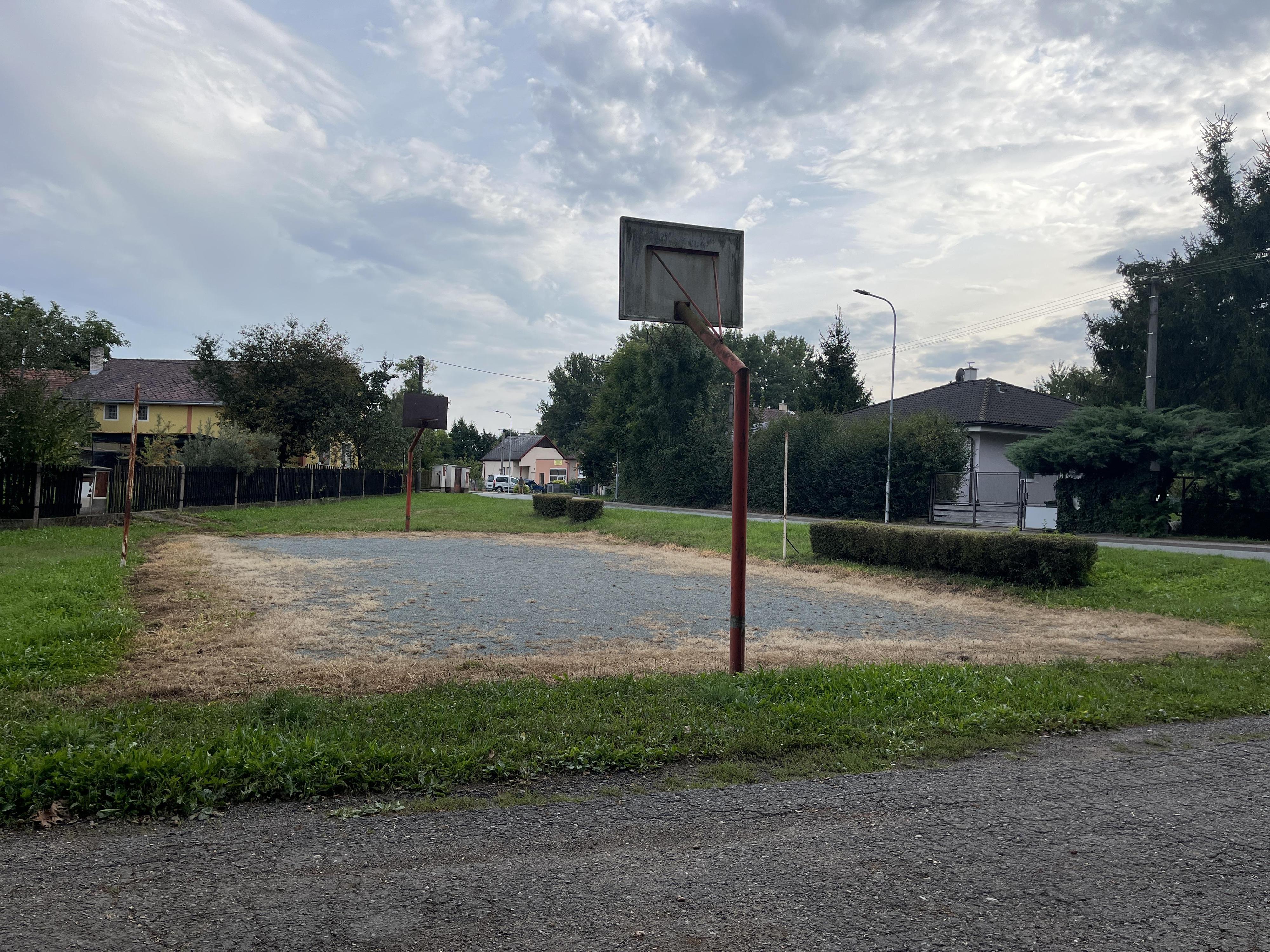 Hřiště U Rybníka foto 1