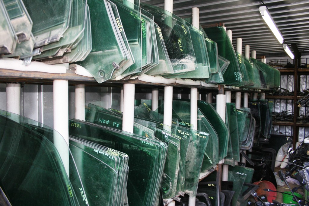 Náhradní díly - vrakoviště Renault foto 5