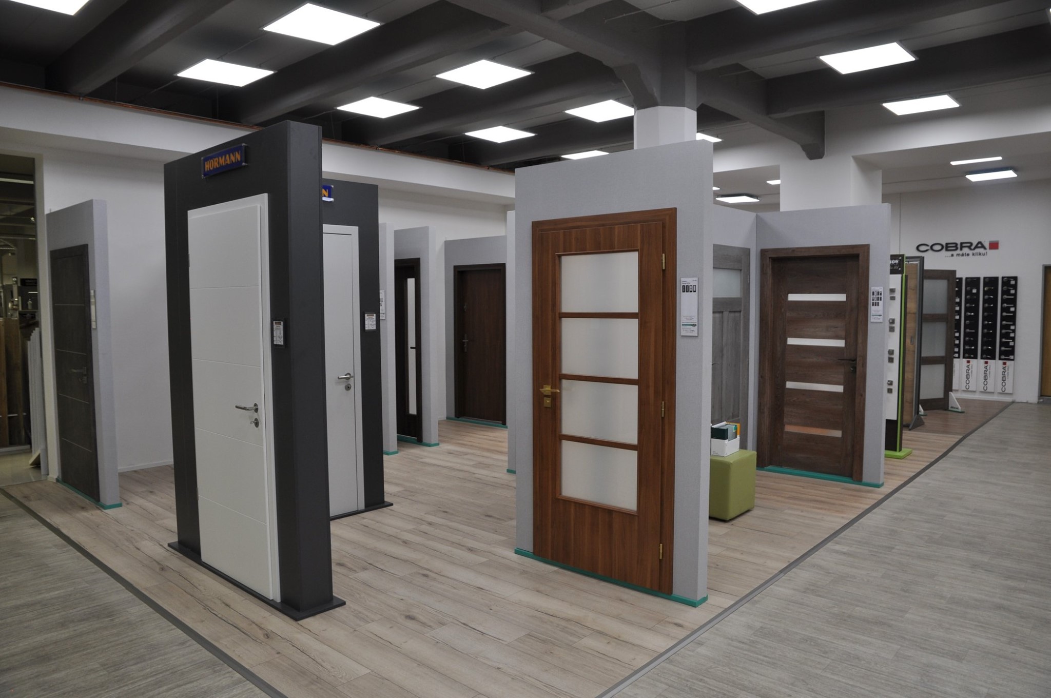 PRO DŮM - Podlahy a dveře