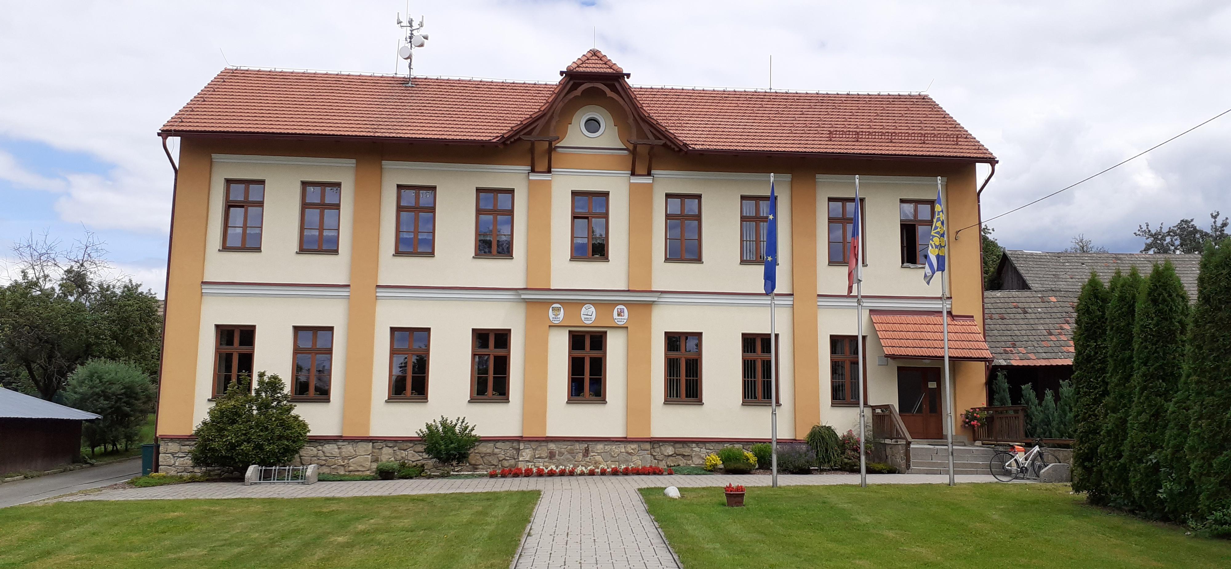 Poteč - obecní úřad foto 4