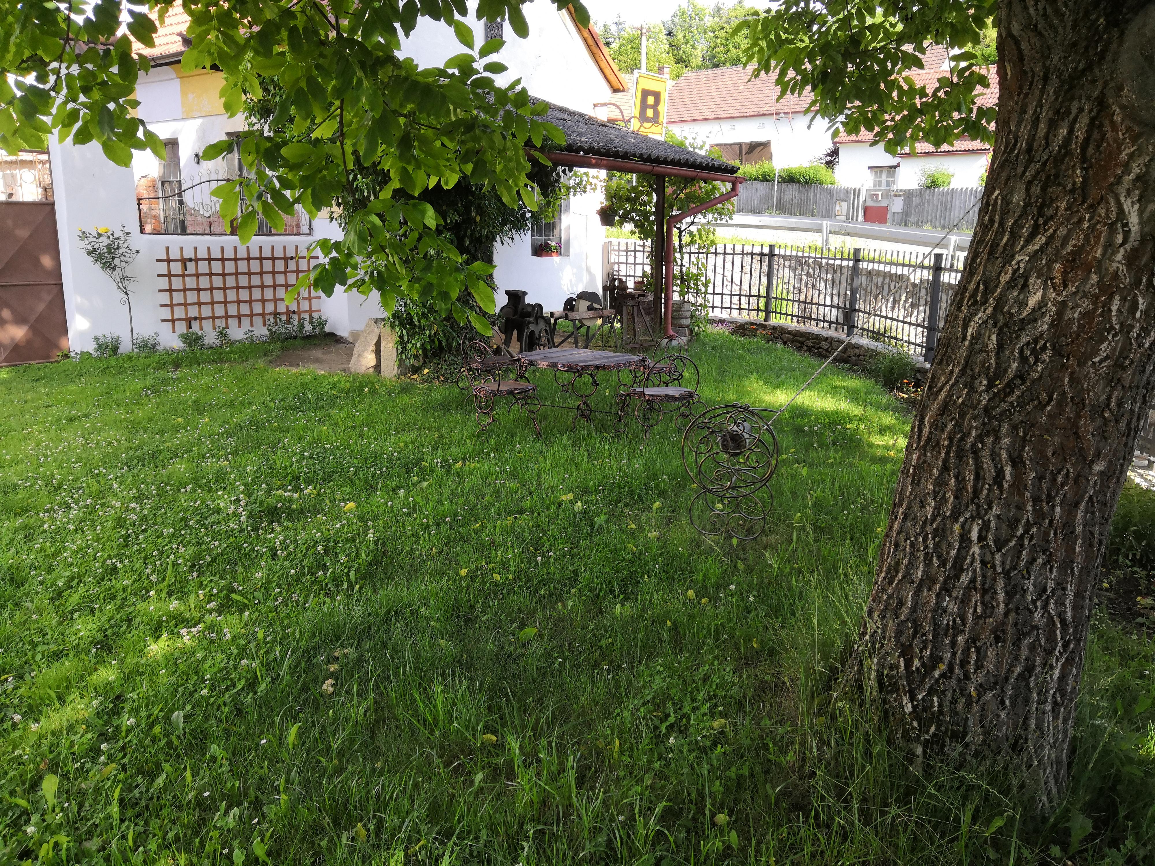 Panna Marie - kovaná plastika foto 5