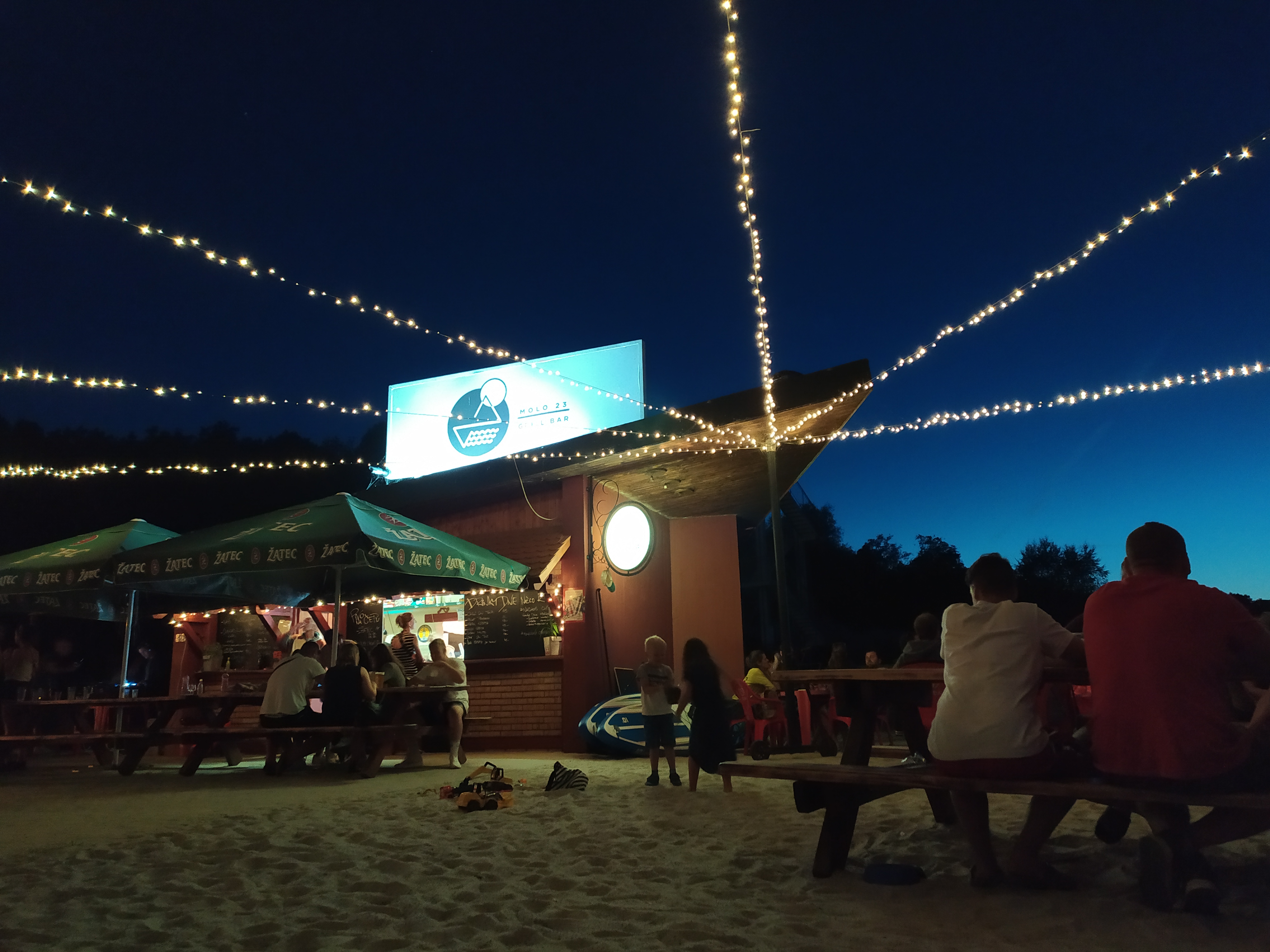 Molo 23 bar