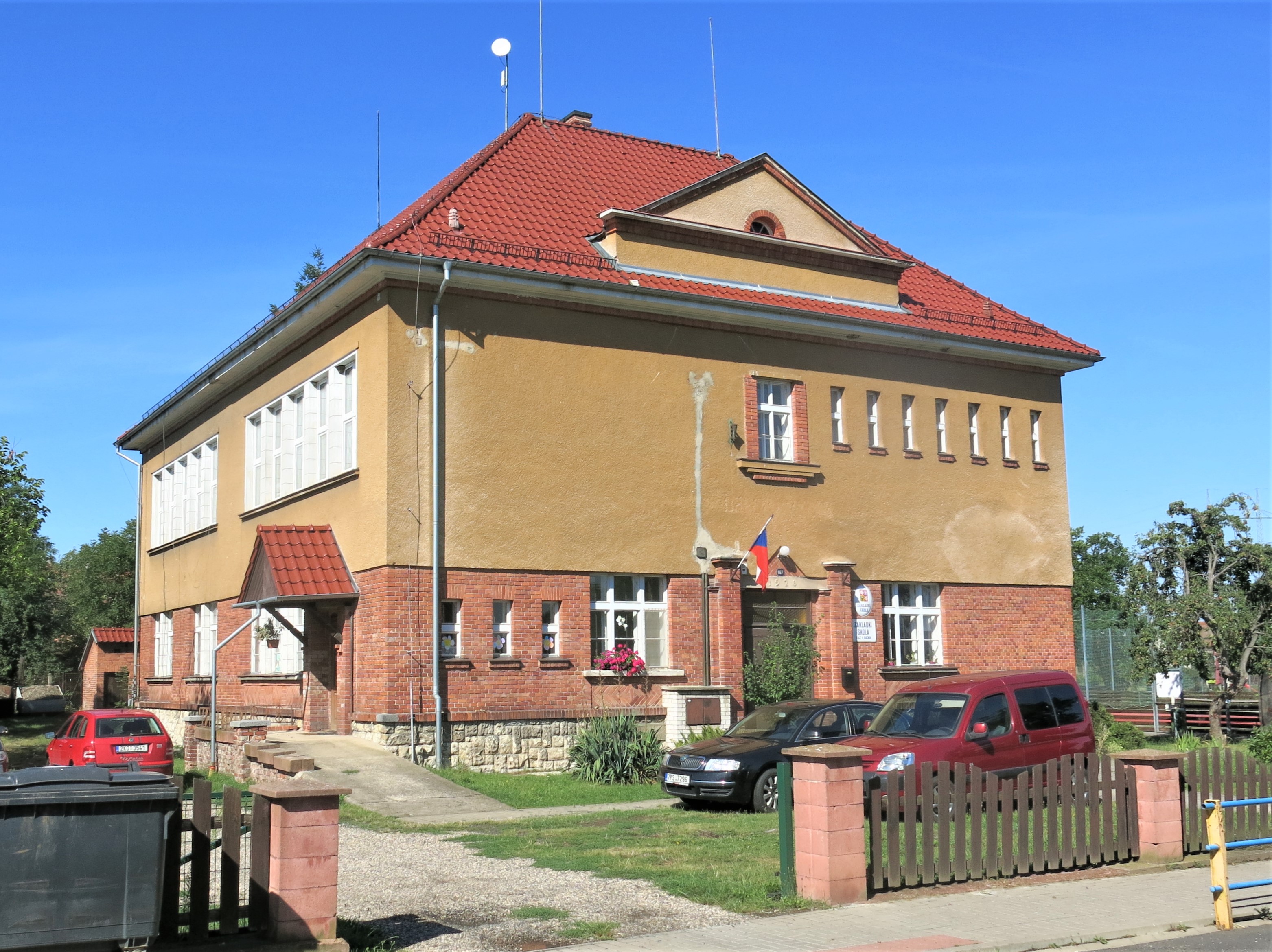 ZŠ a MŠ Tuchořice foto 2