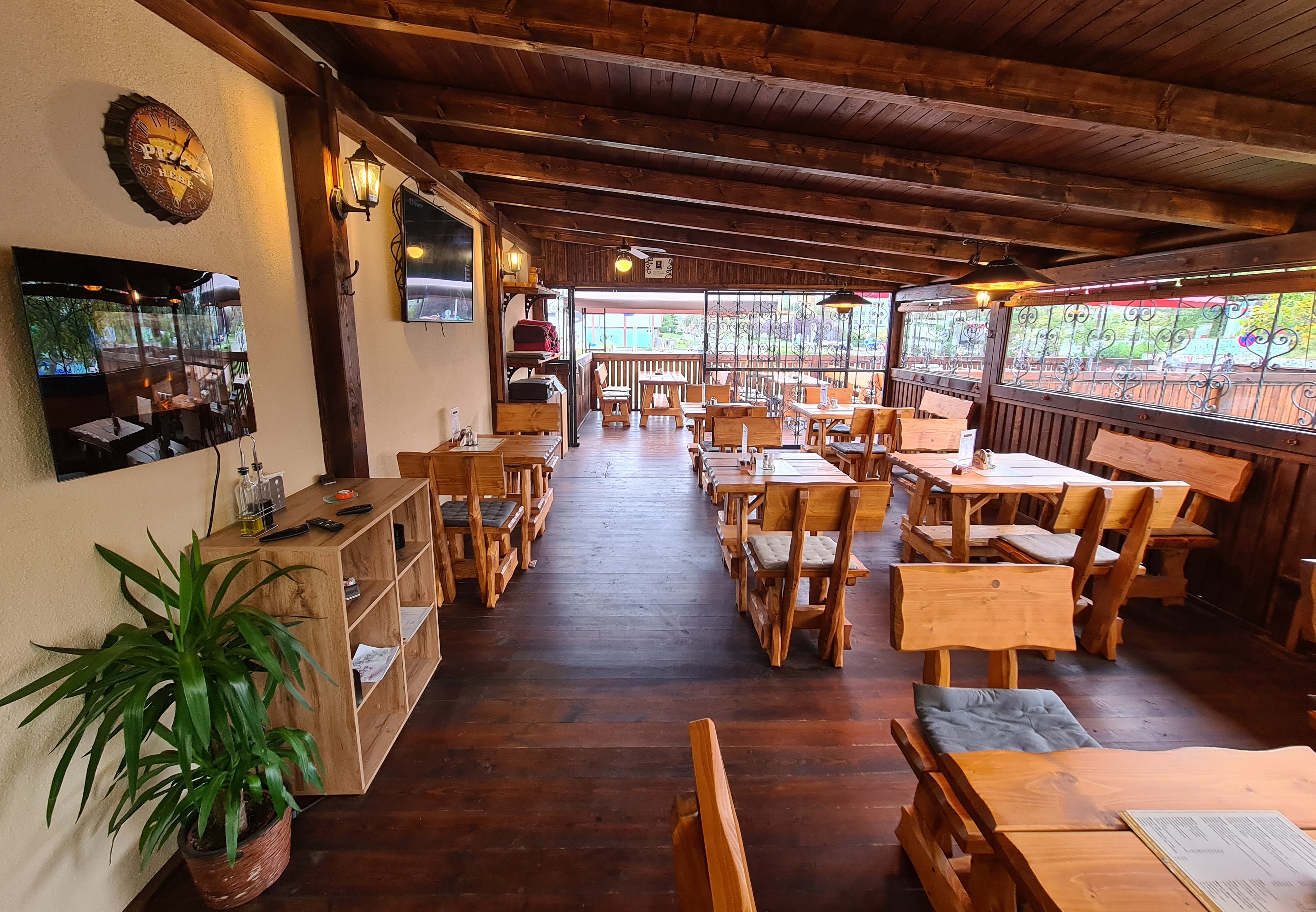 Řízkovna & Pizzeria Praha 11 foto 2