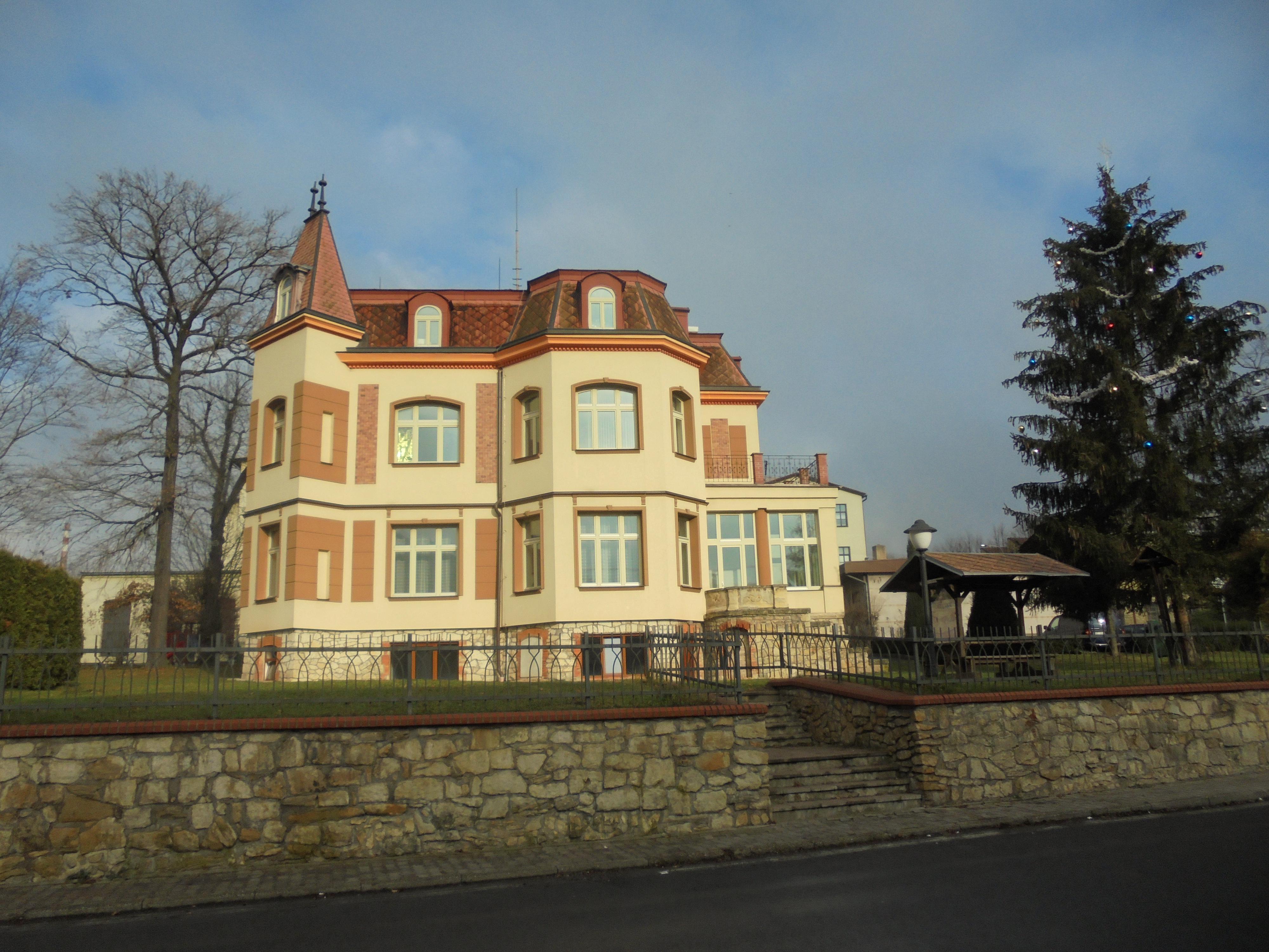 Brněnec - obecní úřad foto 2