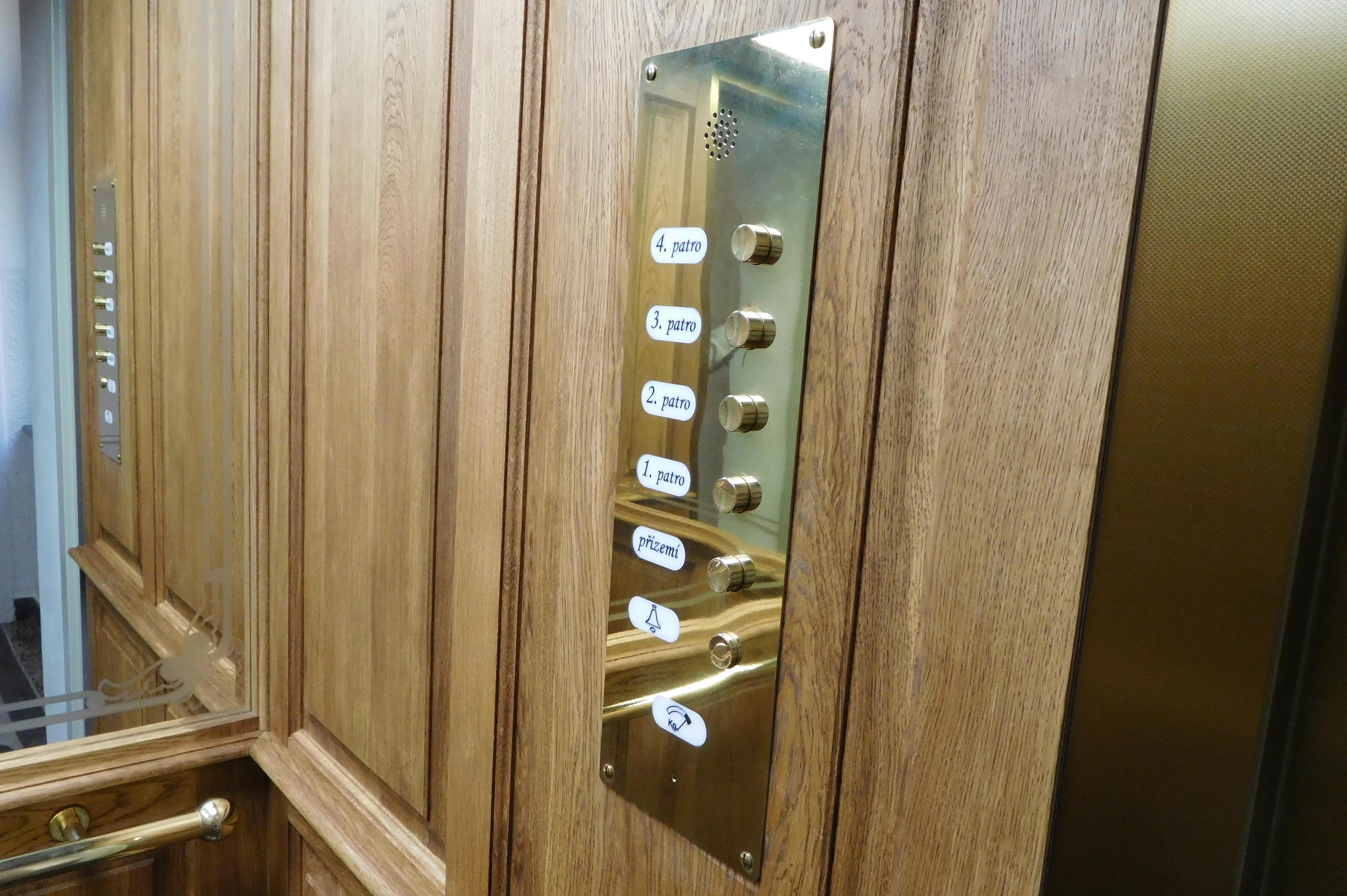 DOMOVNÍ VÝTAHY s.r.o.