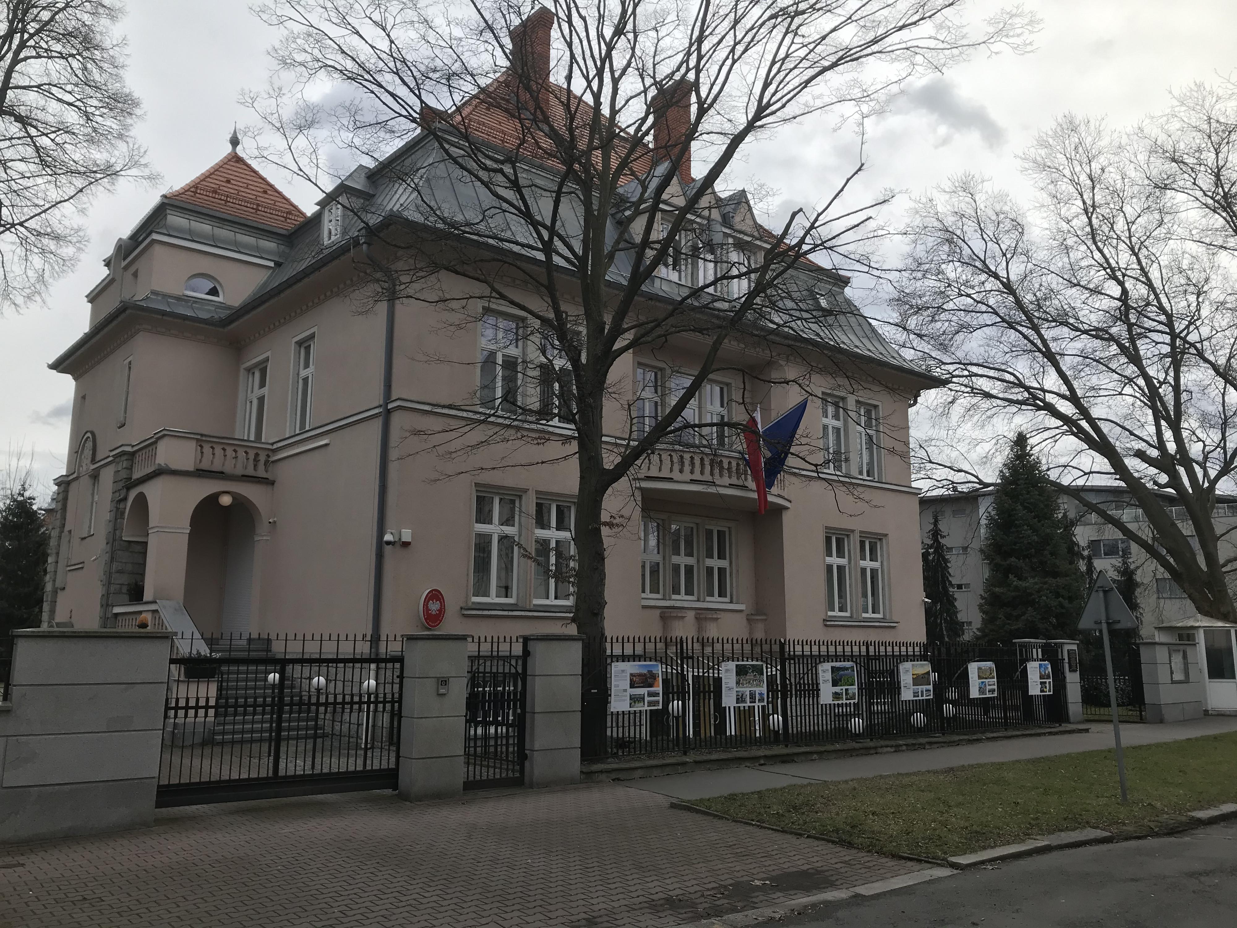 Velvyslanectví Polské republiky - Generalní konzulát foto 2