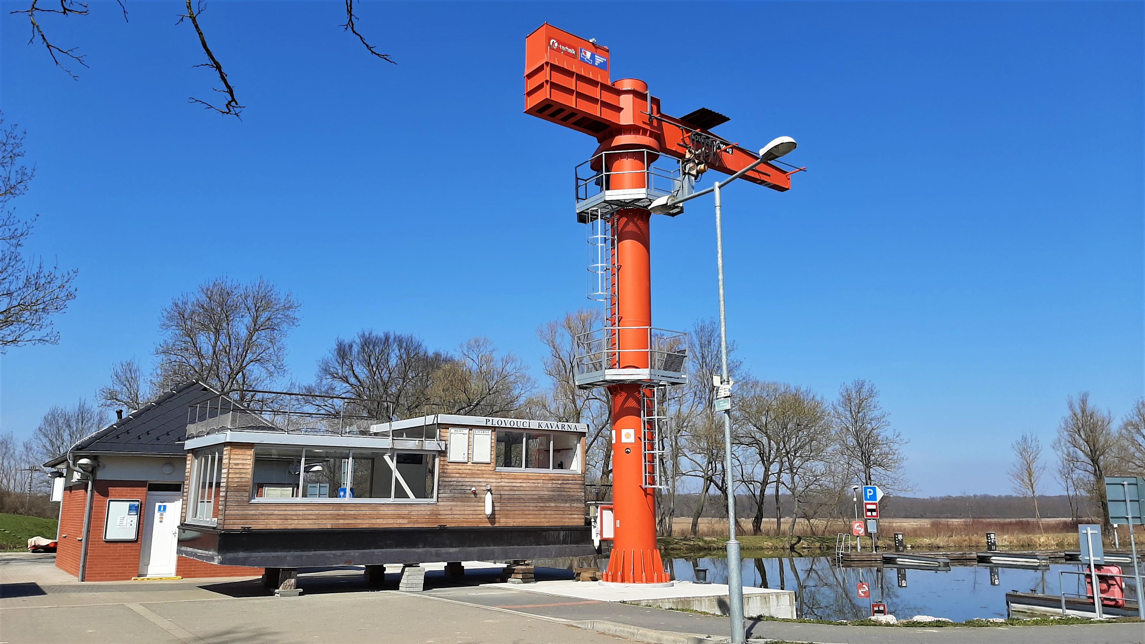 Půjčovna lodí v Petrově foto 6