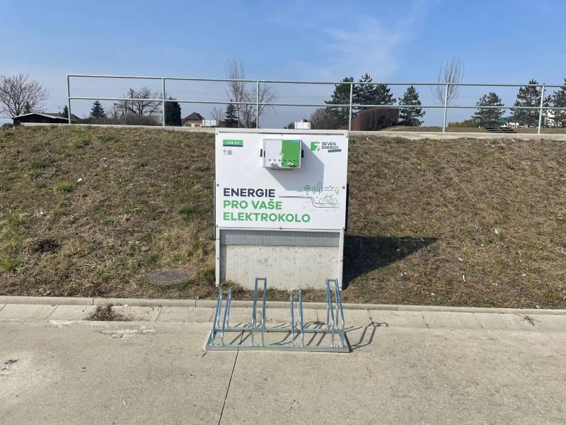 Nabíjecí stanice Restaurace Labe aréna Račice