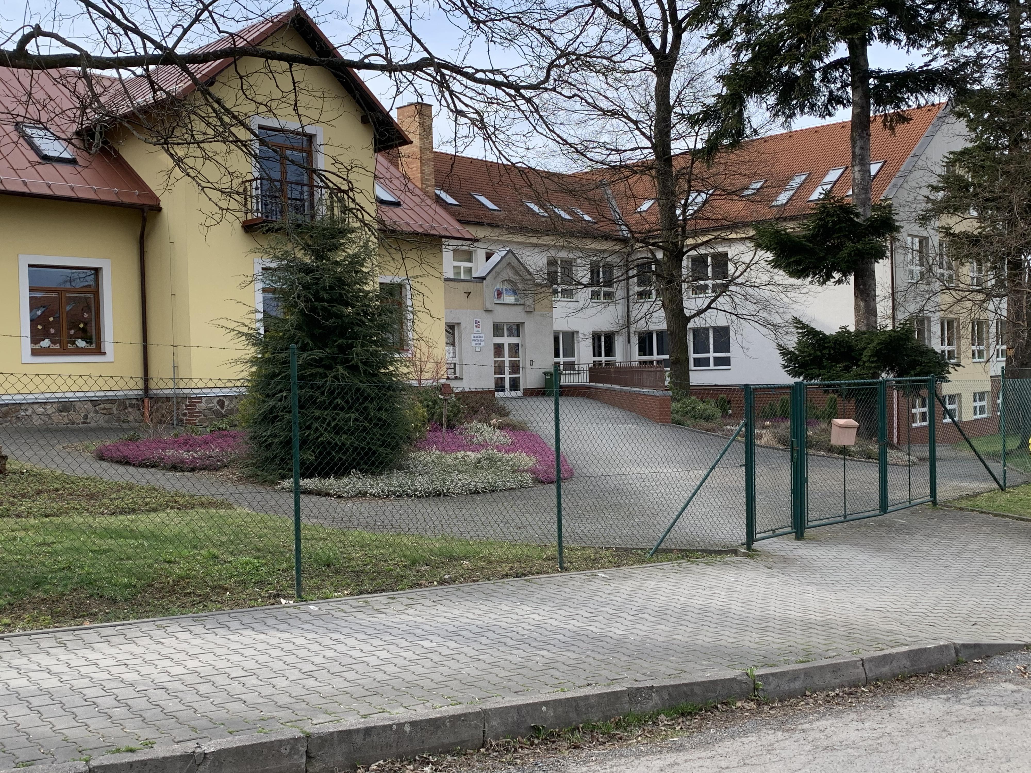 Základní škola a Praktická škola Chotěboř foto 2